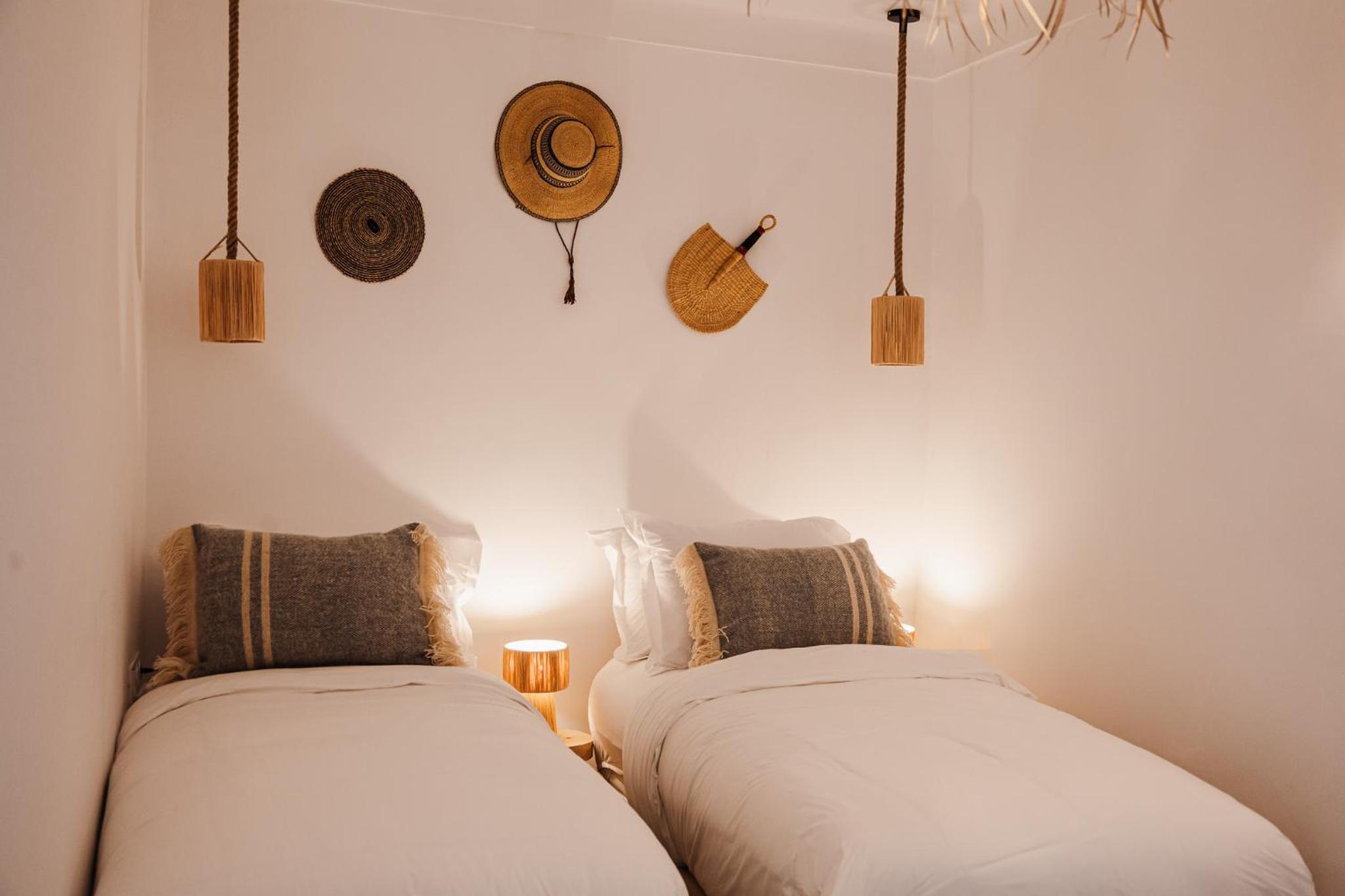 Deluxe Room - Photo 5