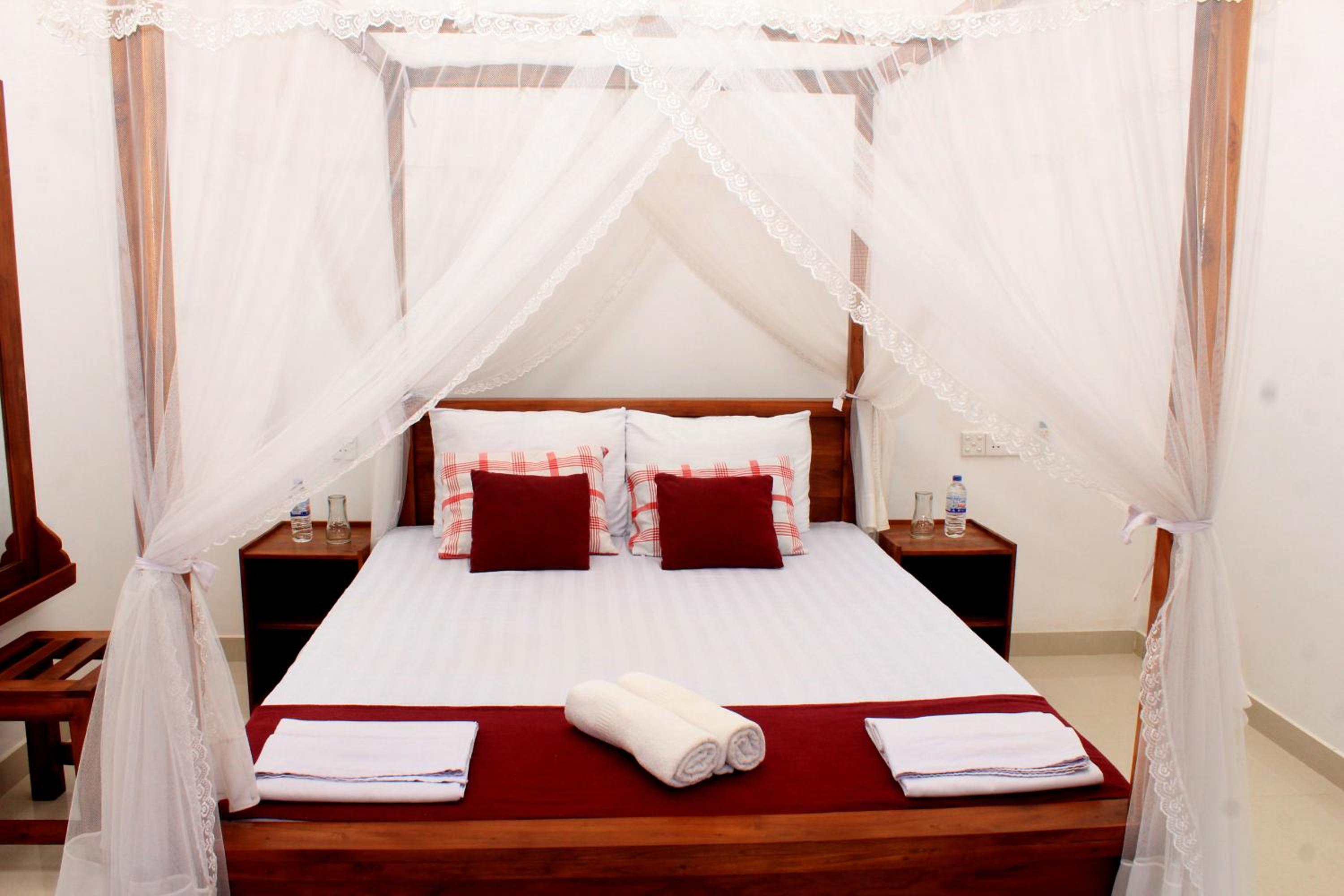 Deluxe Double Room with Balcony photo 2