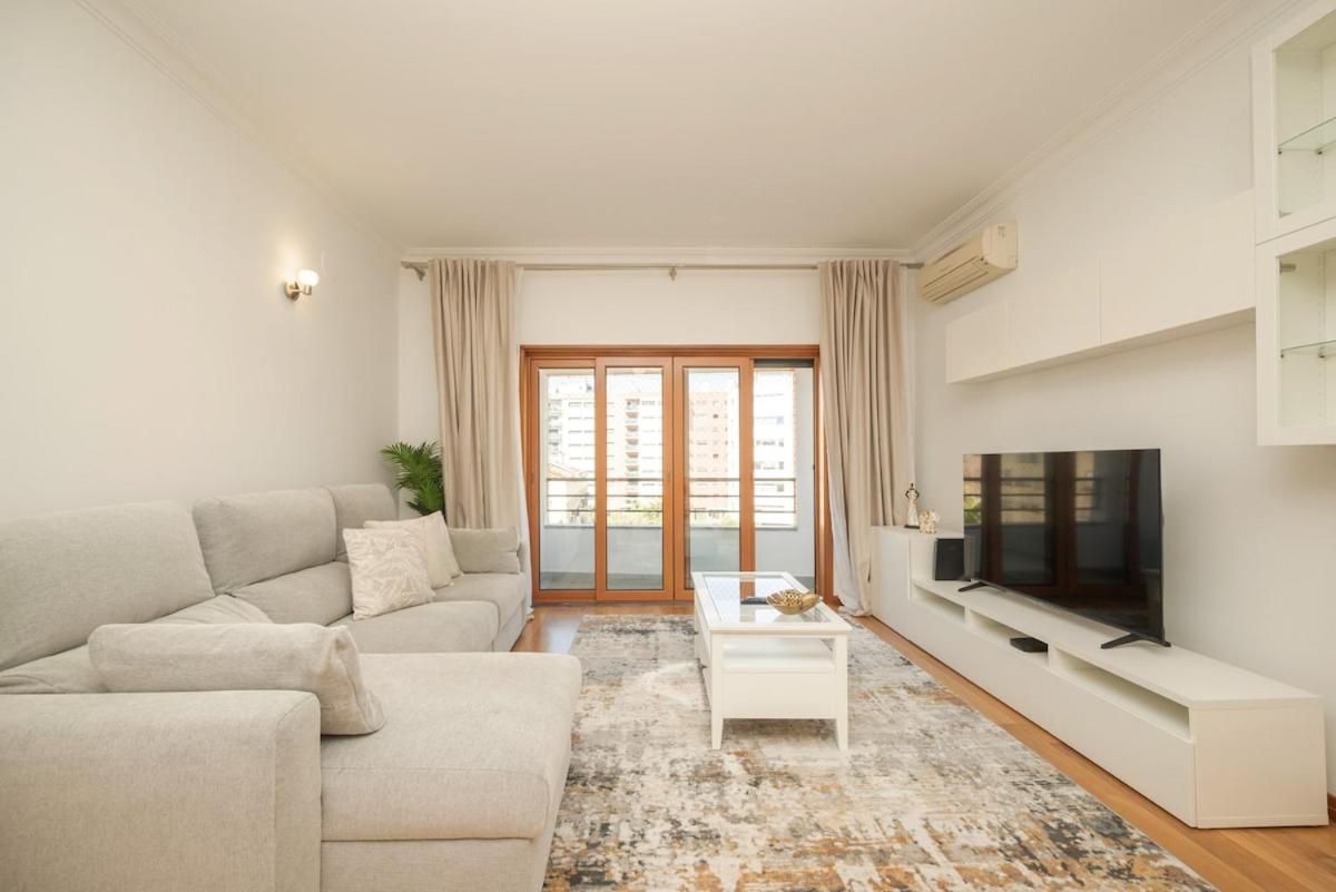Three-Bedroom Apartment photo 1