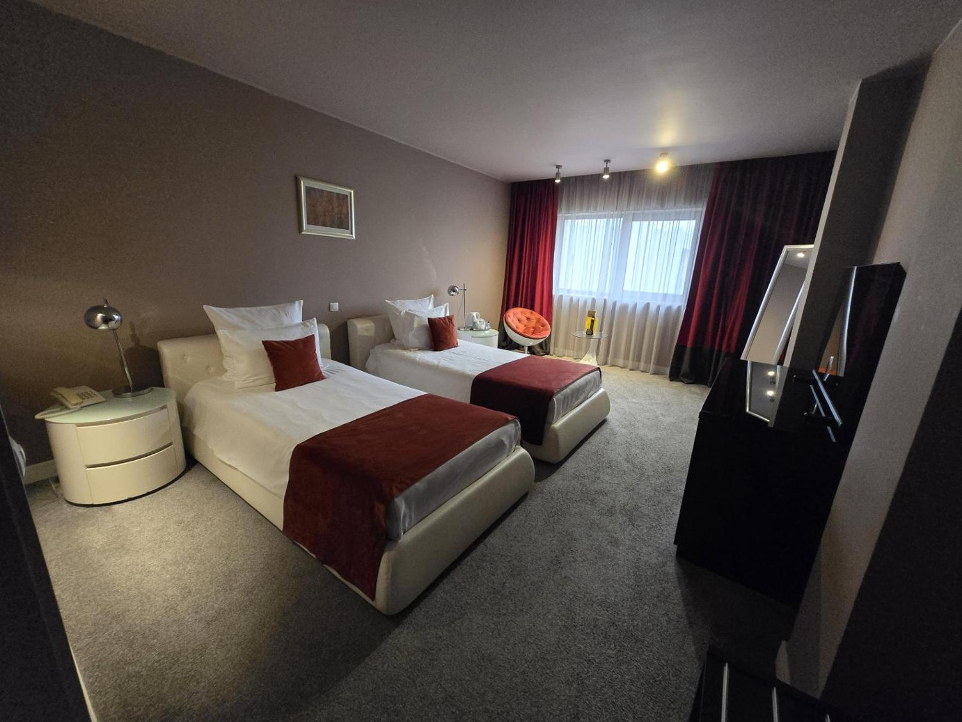 Deluxe Twin Room - Photo 5