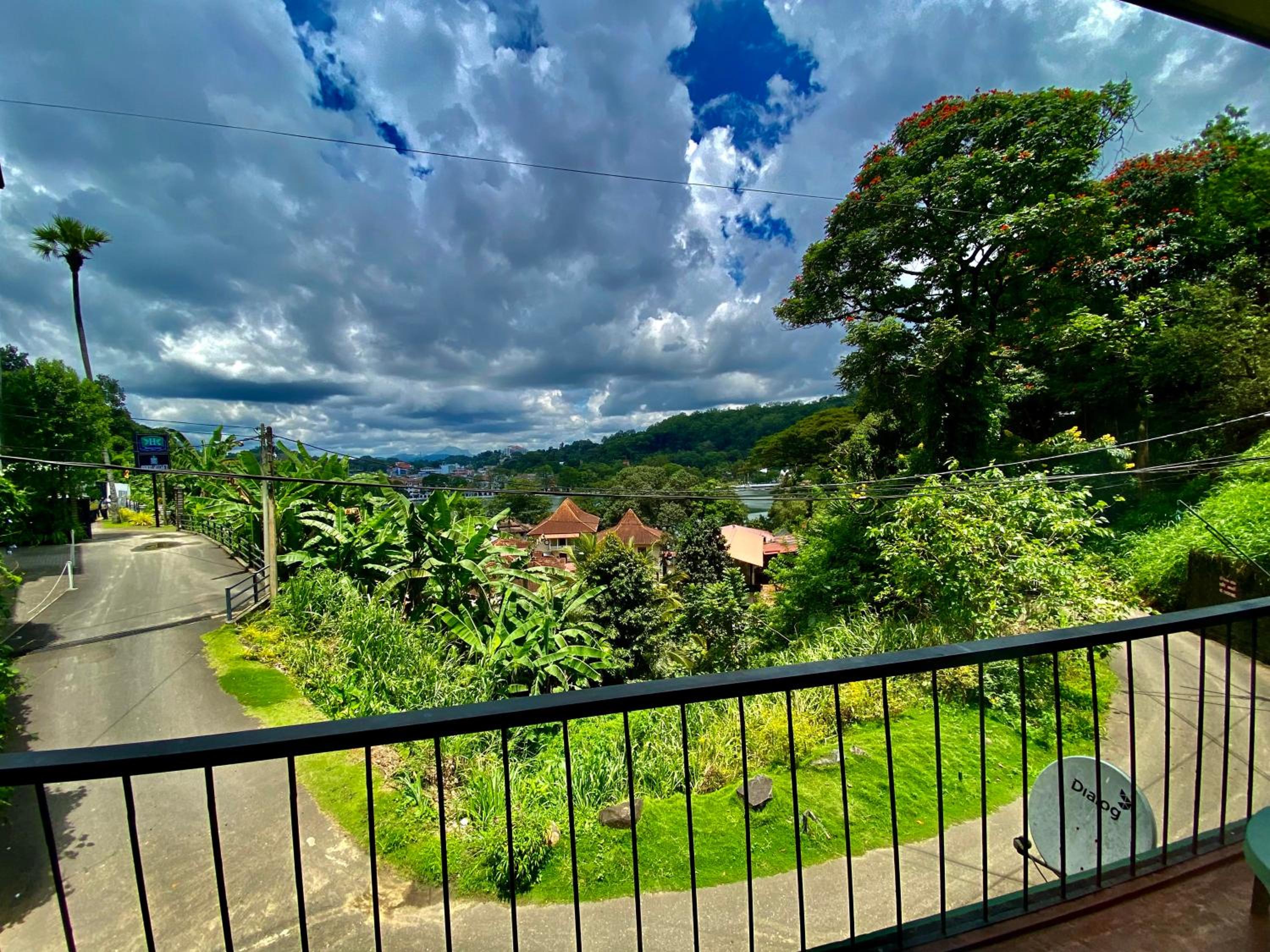 Deluxe Double Room with Balcony photo 1