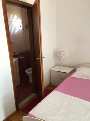 Apartment with Shower photo 2