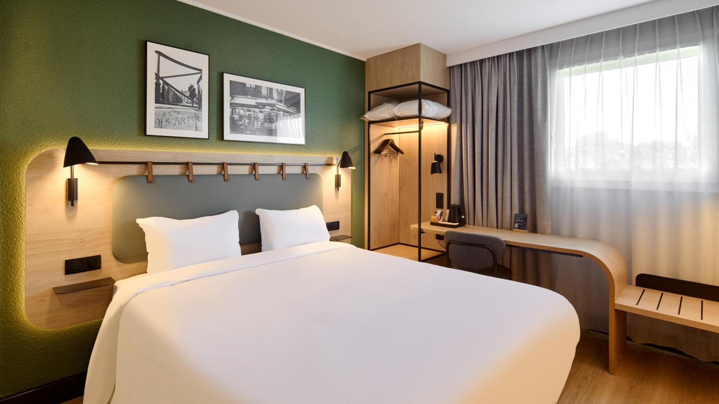 Standard Room - 1 Queen Bed - Photo 10