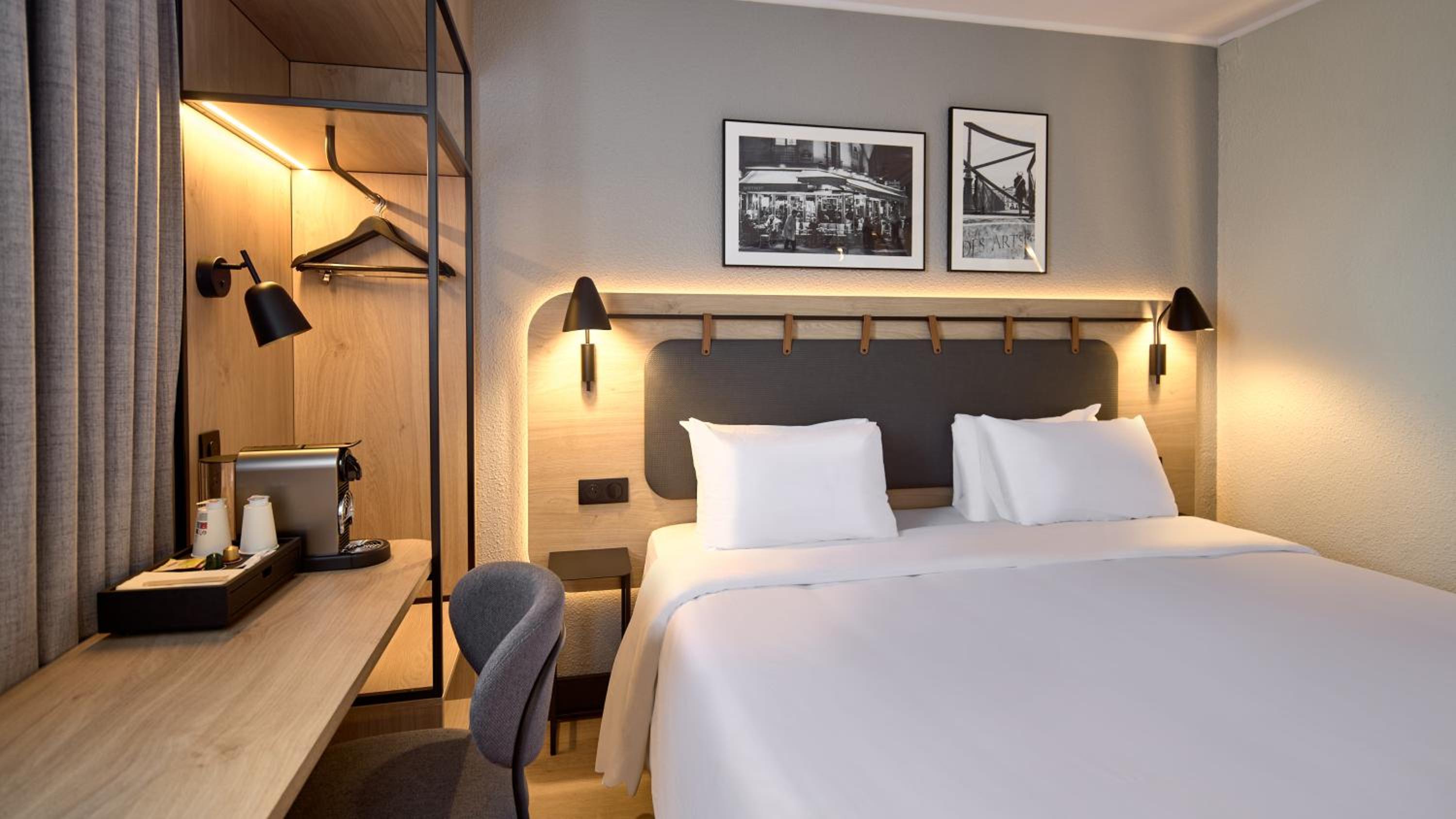 Superior Room - 1 King Bed - Photo 4