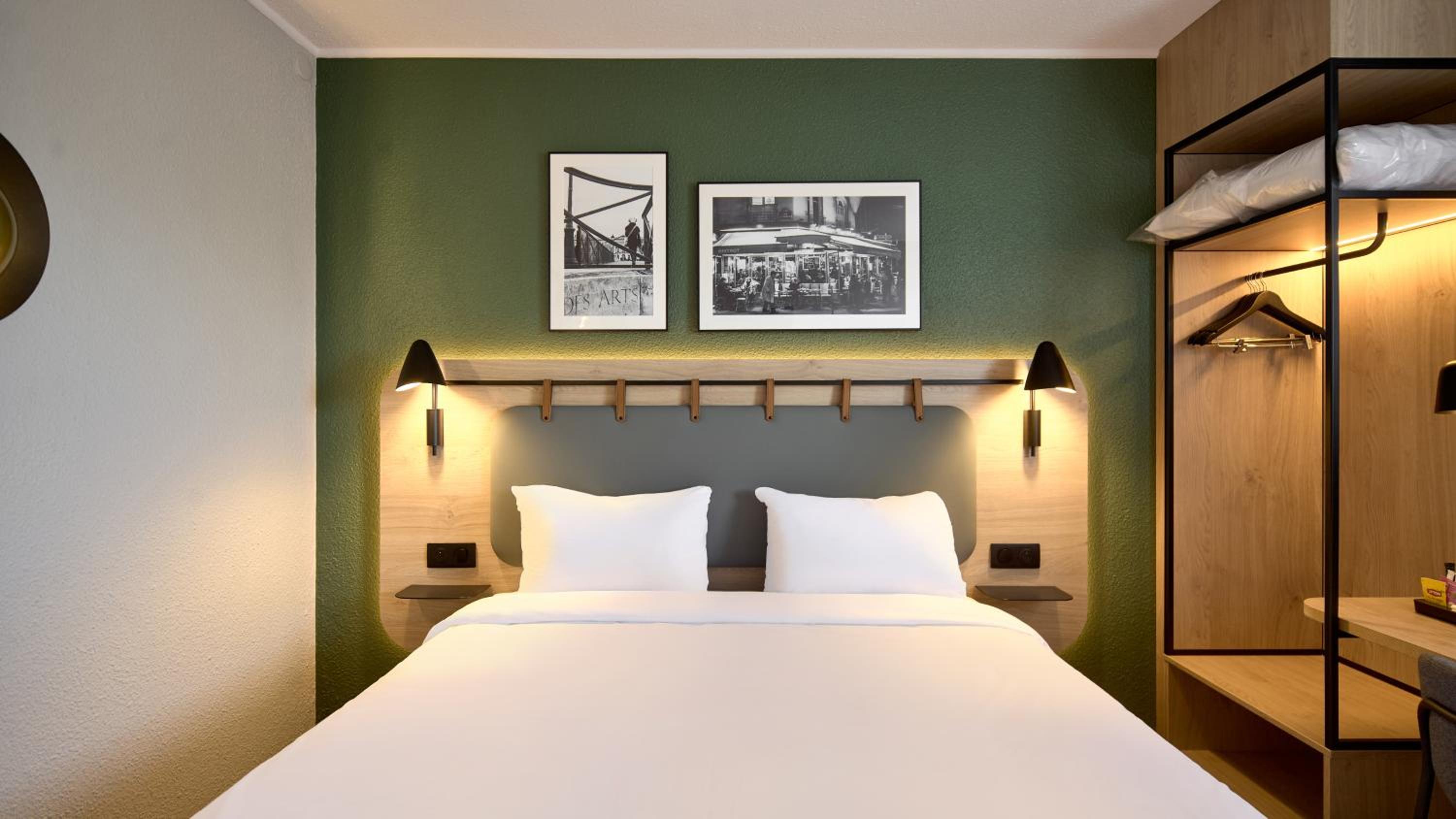 Standard Room - 1 Queen Bed - Photo 4