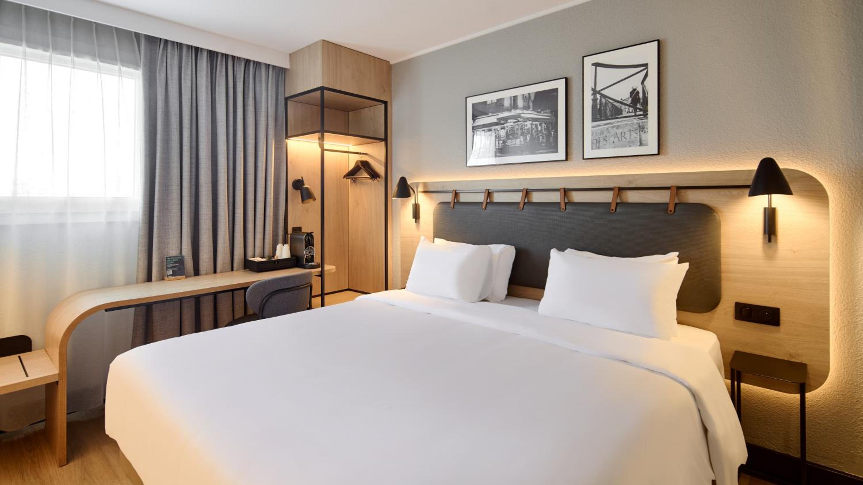 Superior Room - 1 King Bed - Photo 1