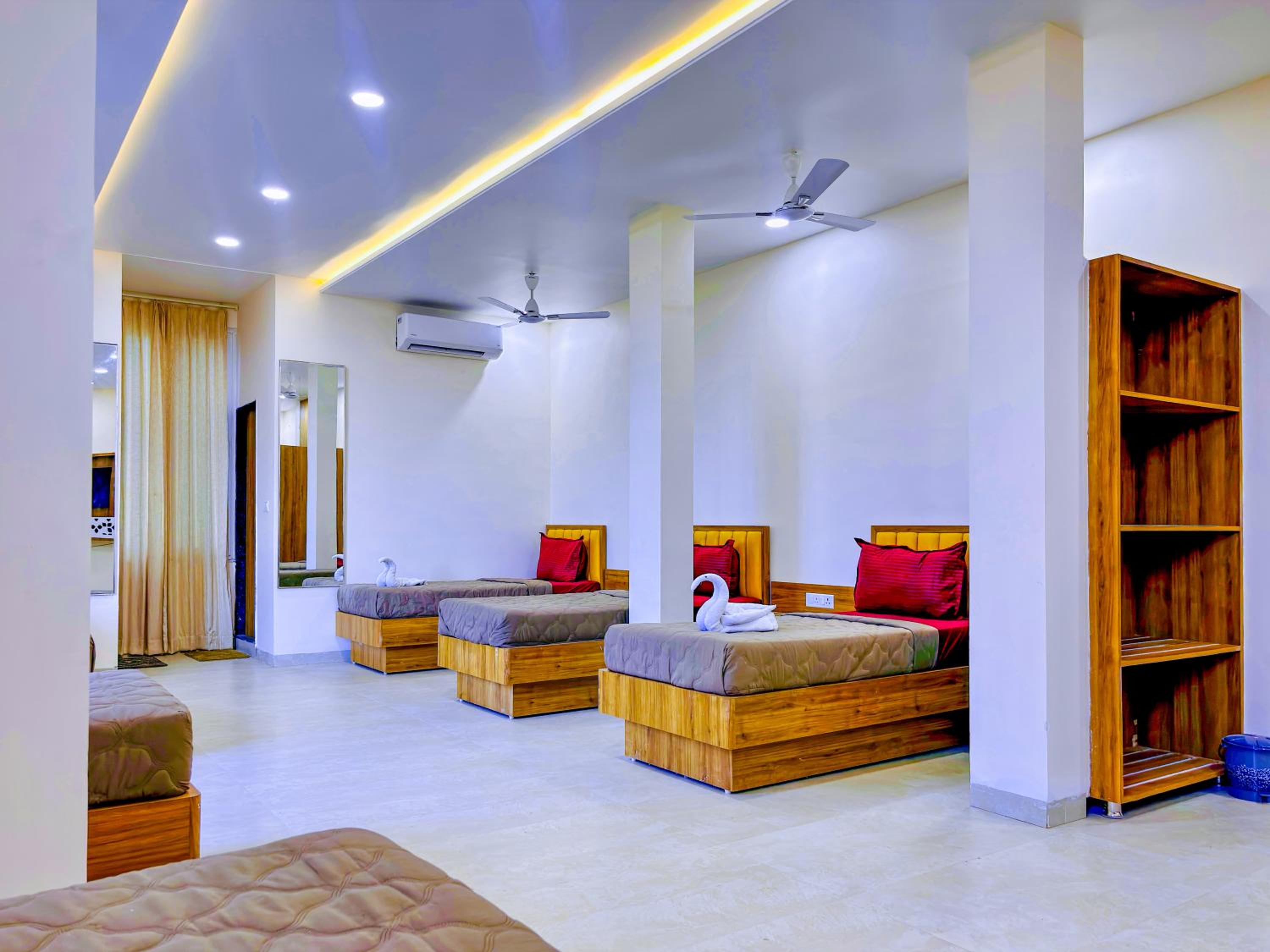 Mixed Dormitory Room