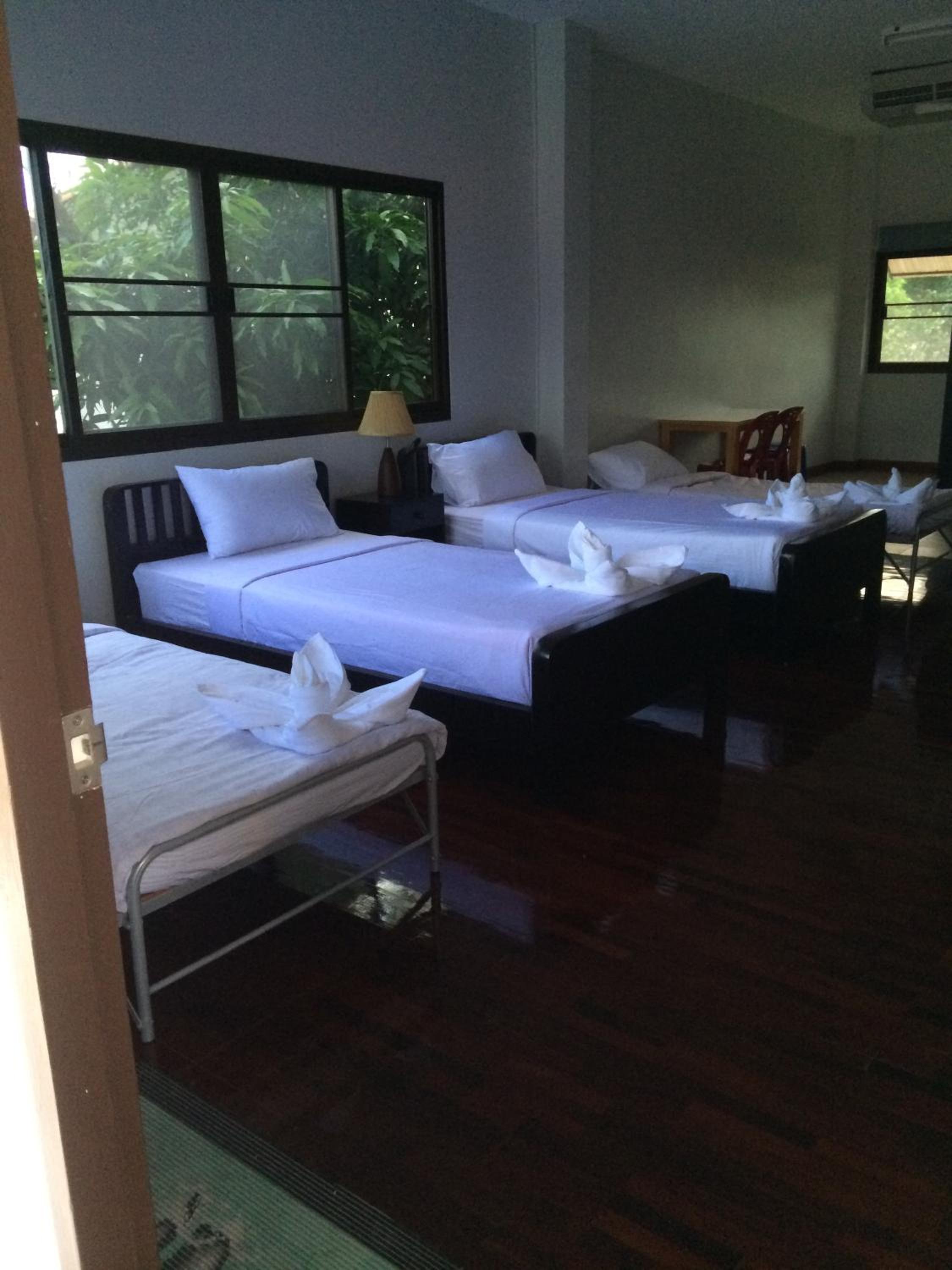 Quadruple Room with Private Bathroom photo 2