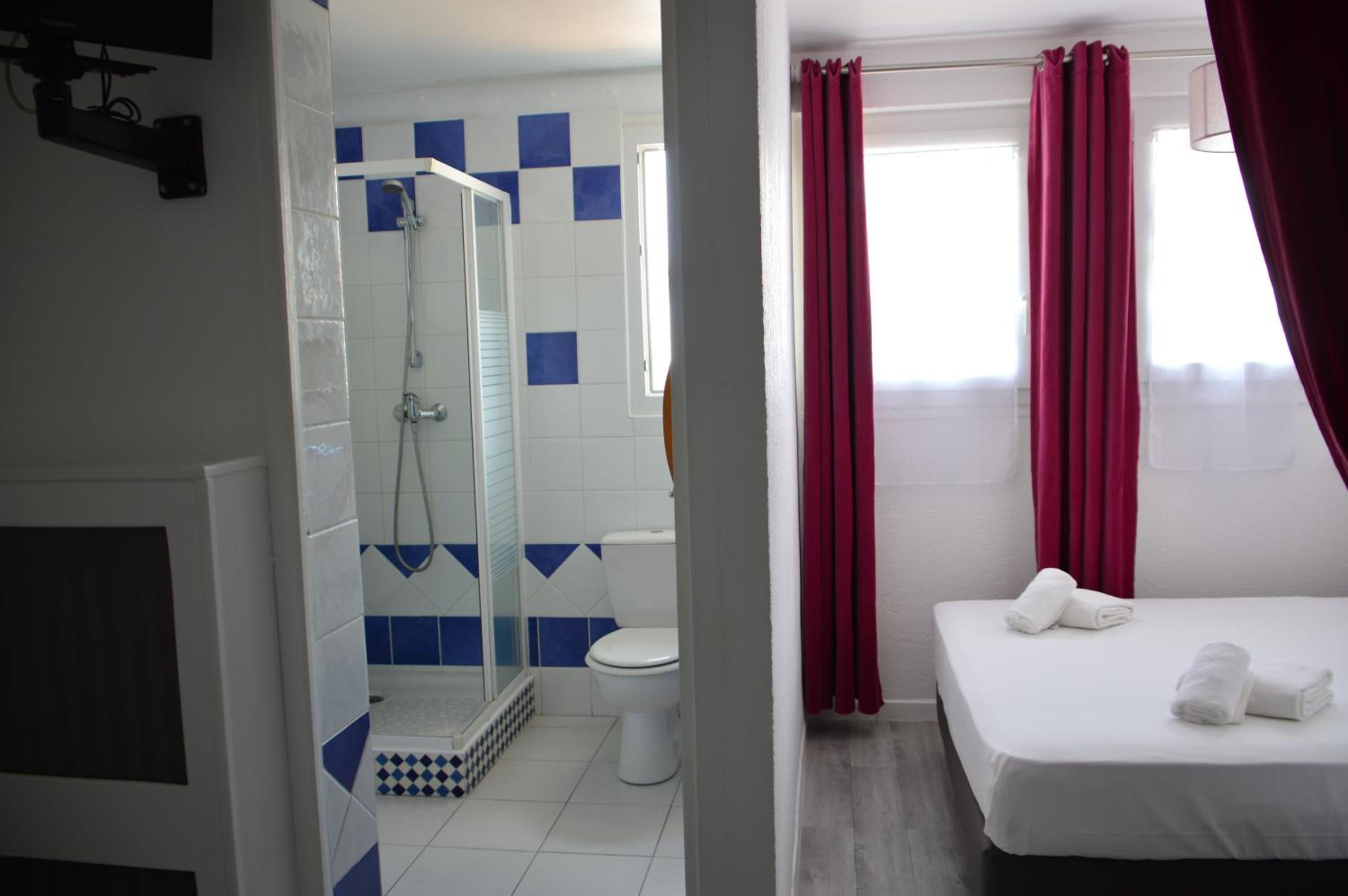 Standard Triple Room photo 2