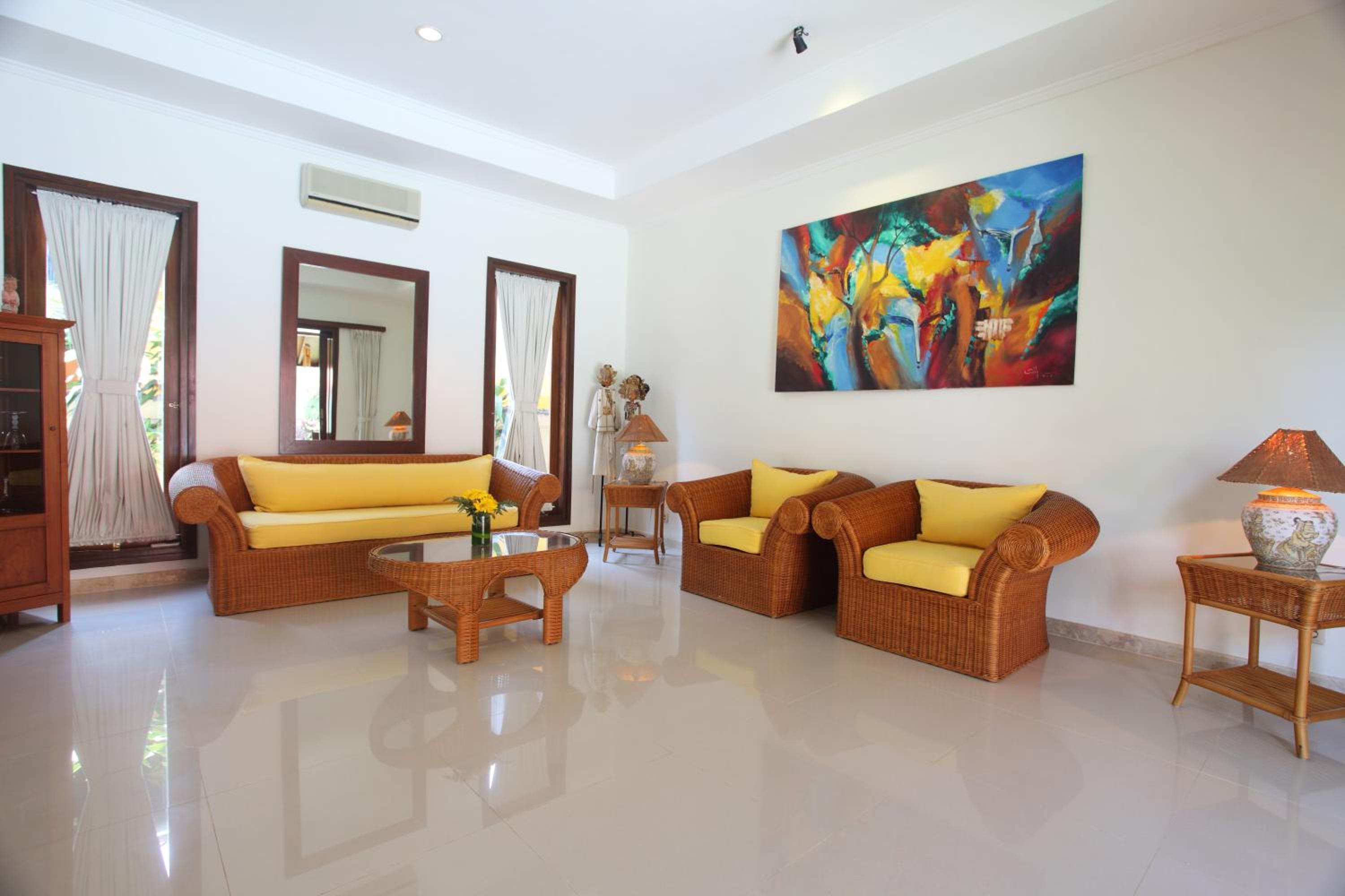Deluxe King Suite with Free Airport Transfer