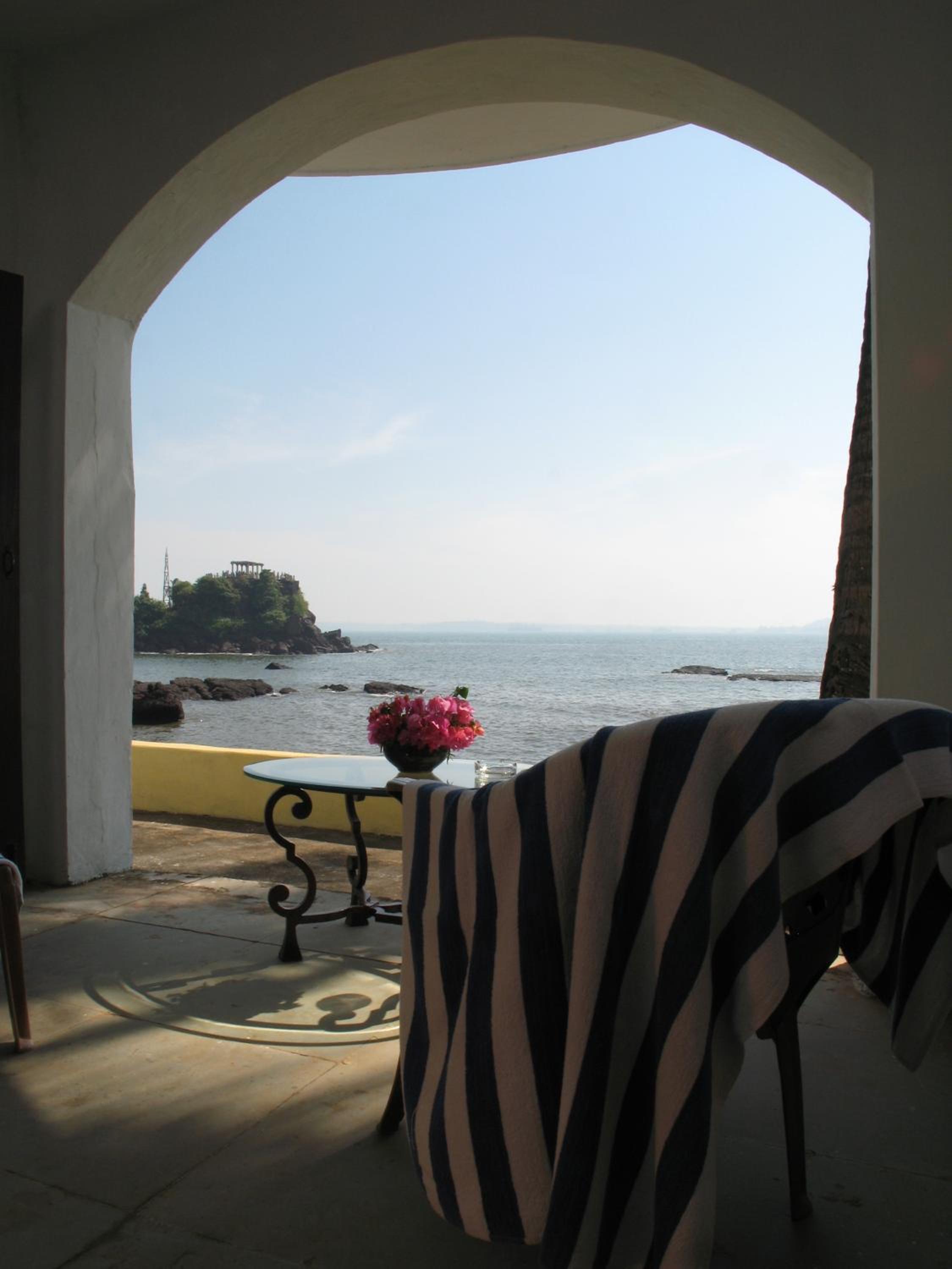 Double or Twin Room with Harbor View (Happy Hours with 1+1 offer on Alcoholic Beverages, Soft Beverages and Complimentary Pint of Beer on arrival) photo 3