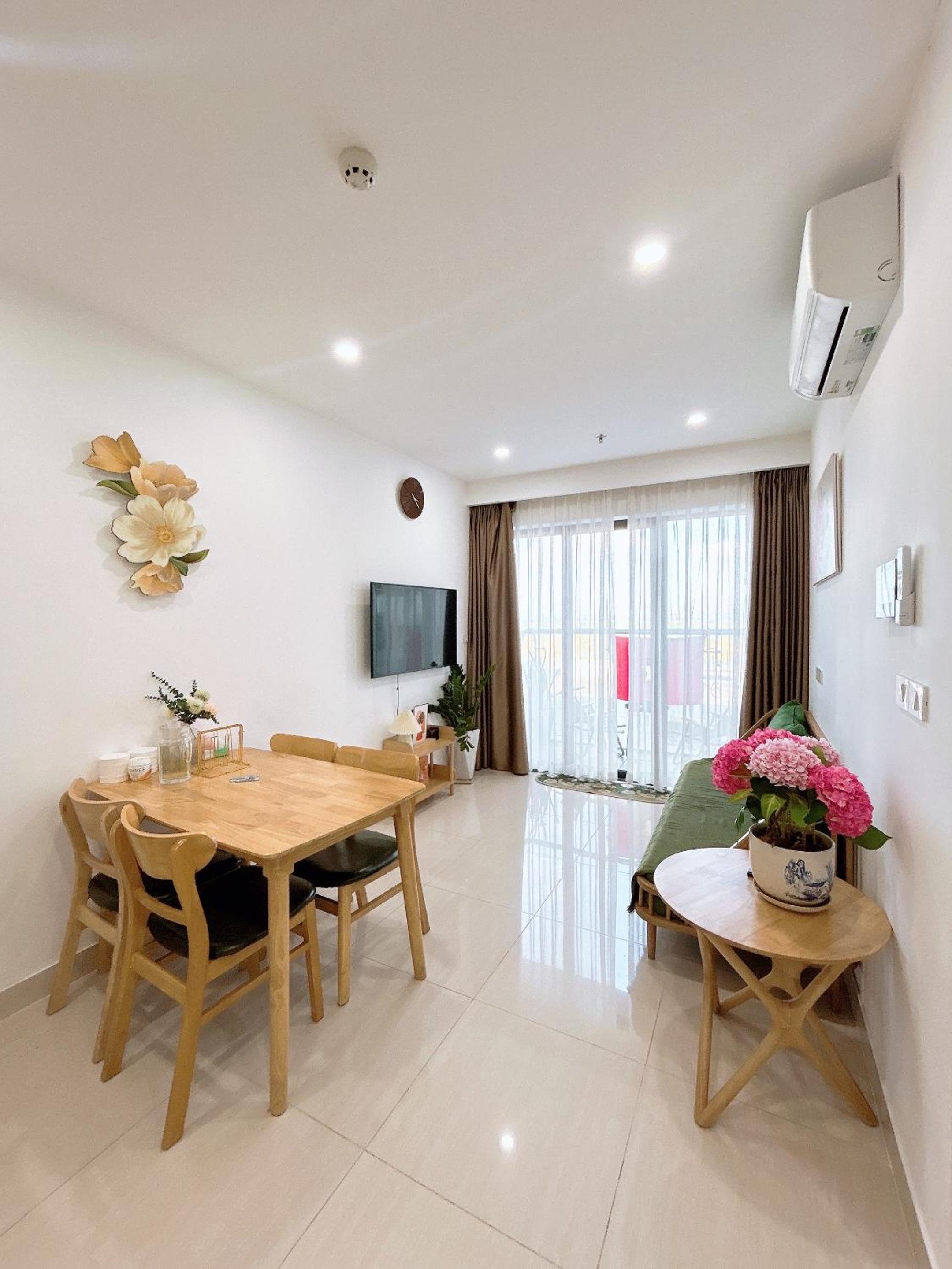 Two-Bedroom Apartment with Pool View photo 3