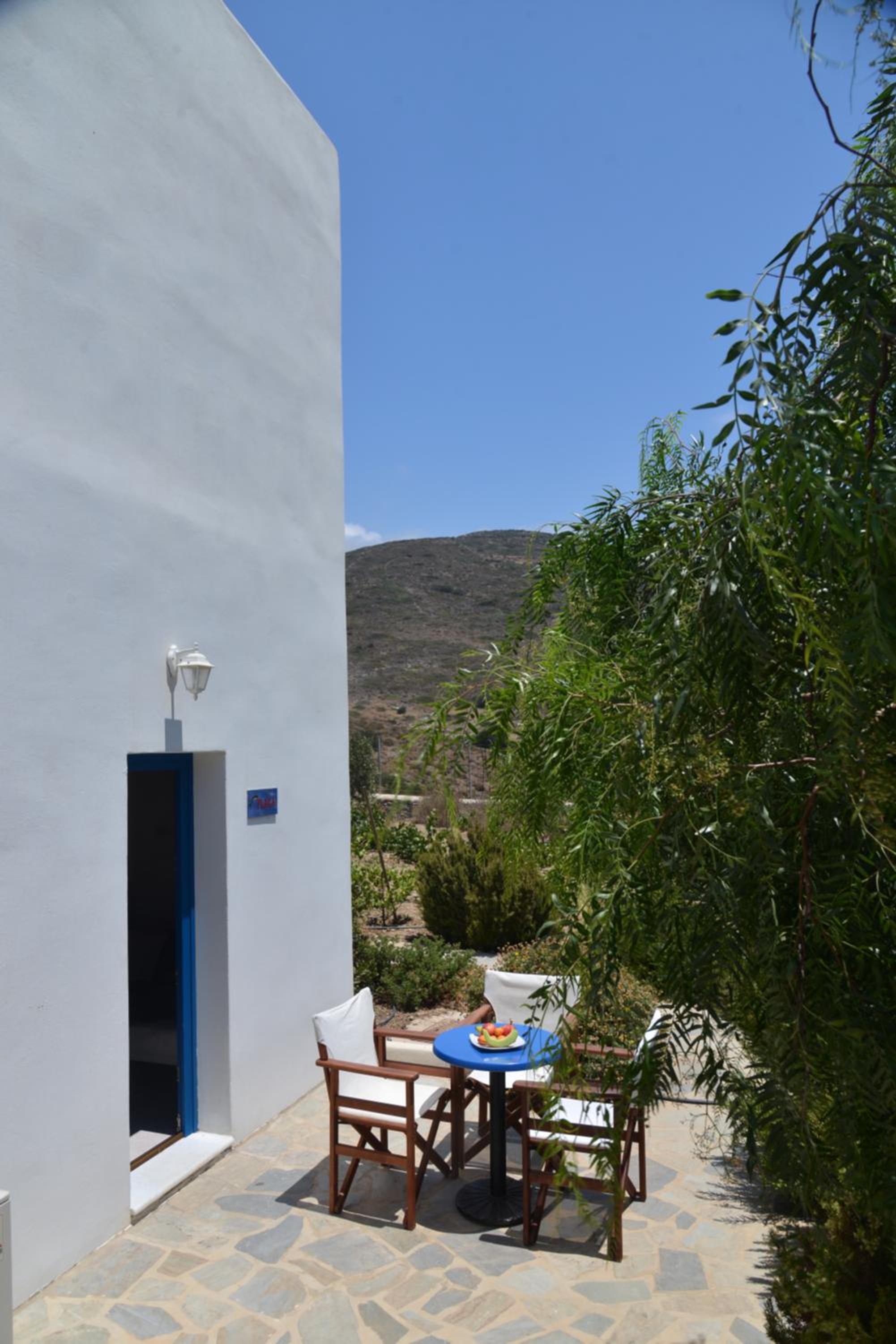 One-Bedroom Apartment (3 Adults) with Garden View photo 2