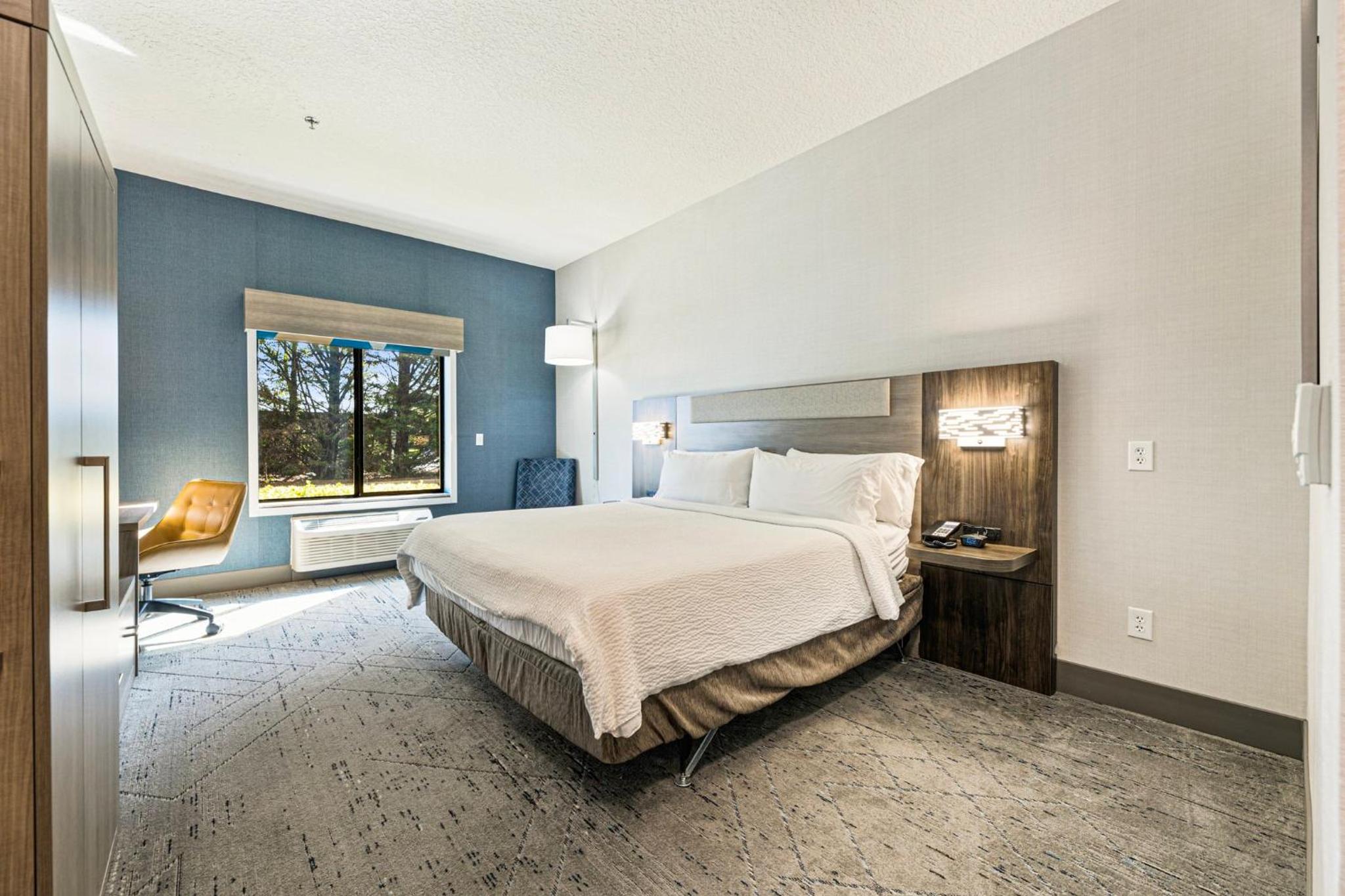 King Room - Mobility Access/Hearing Accessible - Photo 2