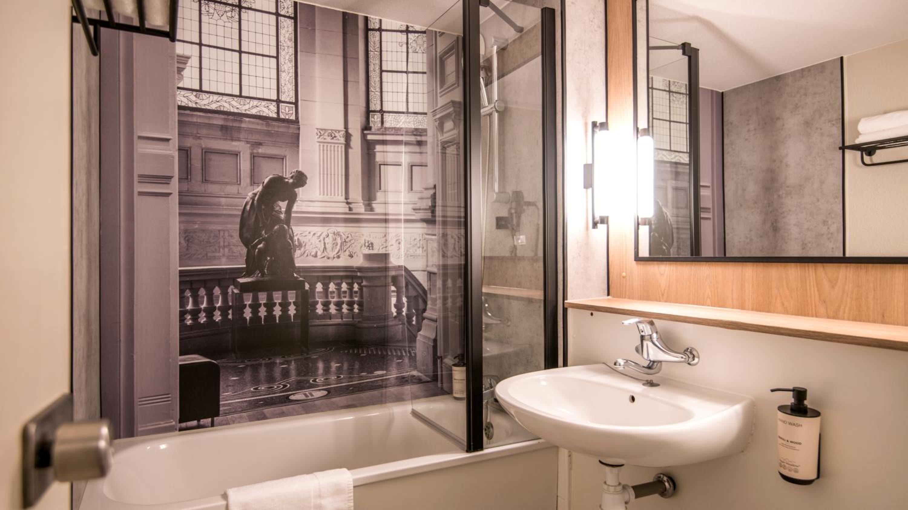 Standard Queen Room - Photo 4