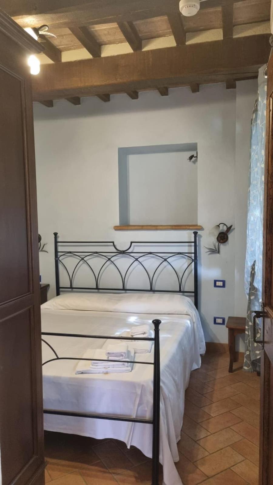 One-Bedroom Deluxe Apartment photo 2