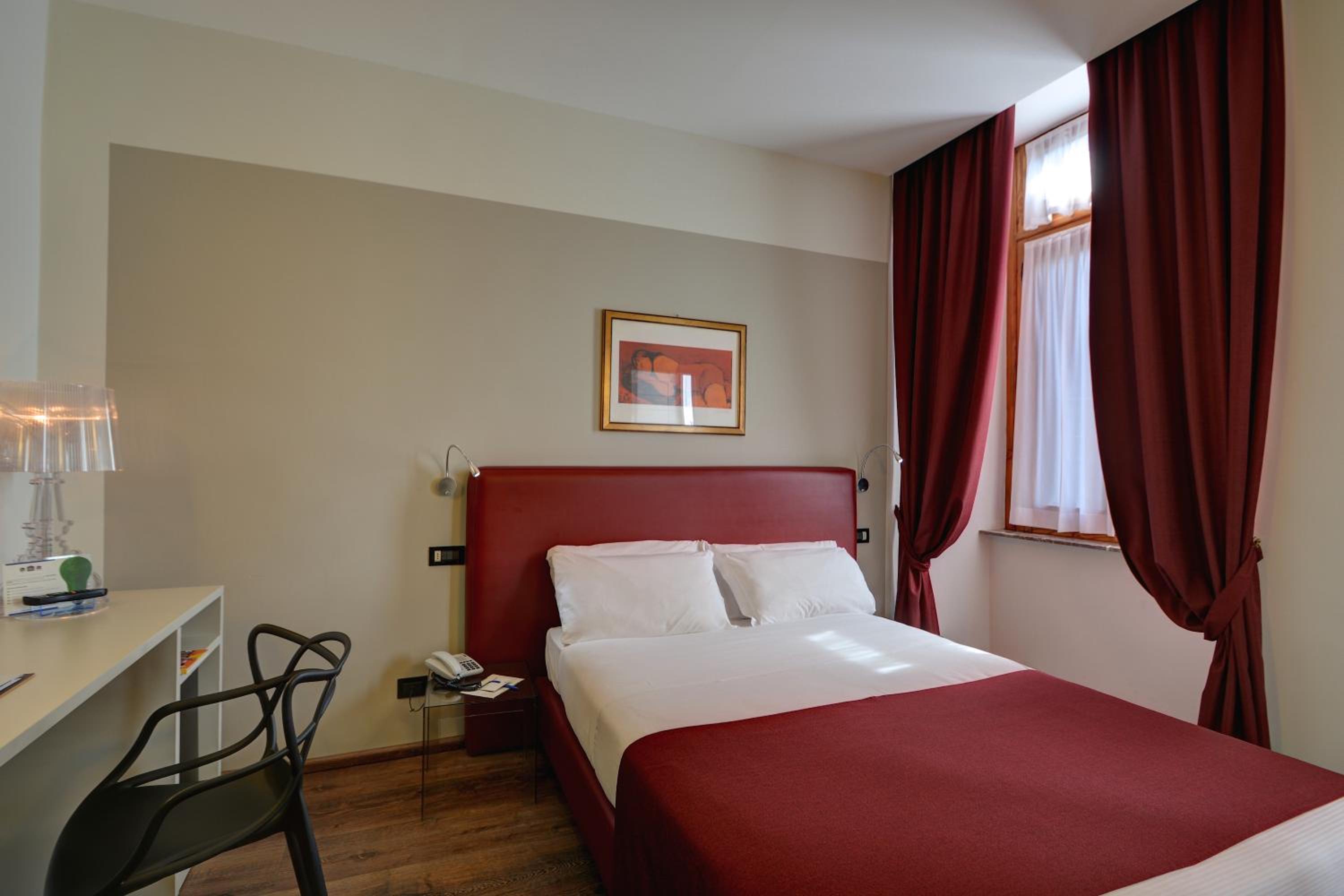 Standard Queen Room - Photo 5