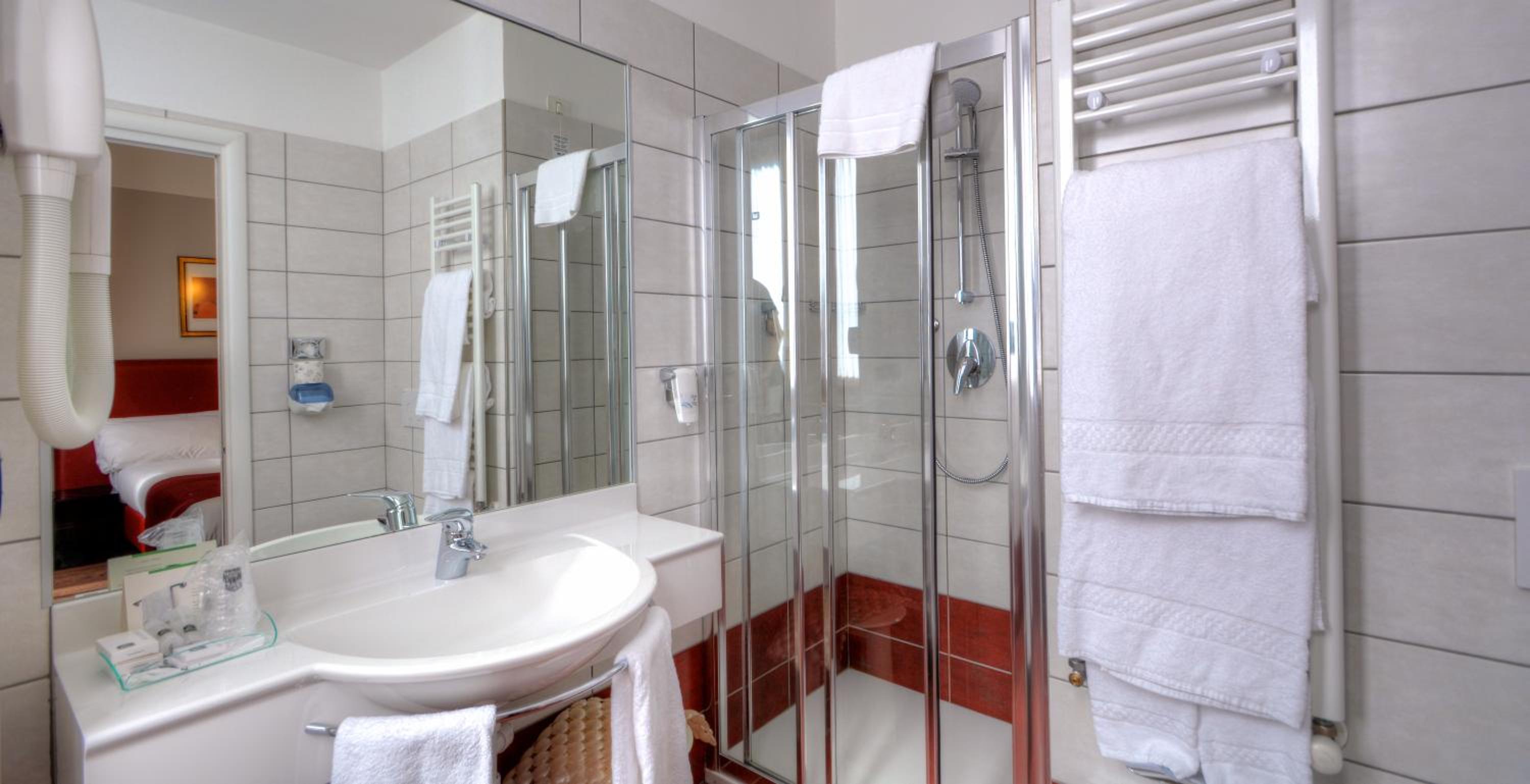 Standard Queen Room - Photo 2