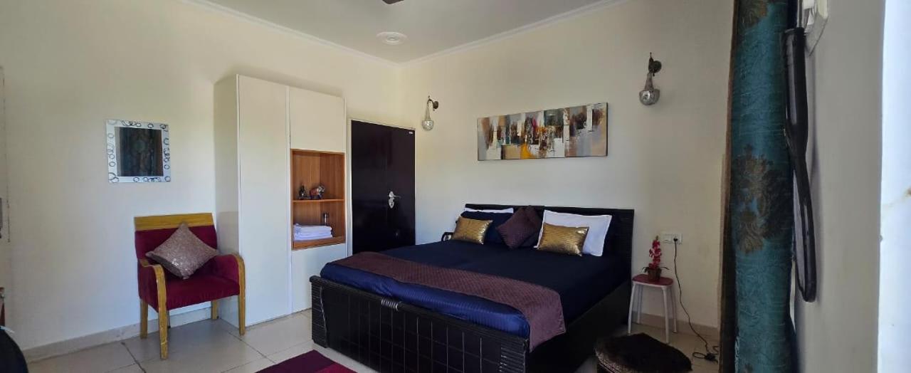 King Suite with Balcony photo 2