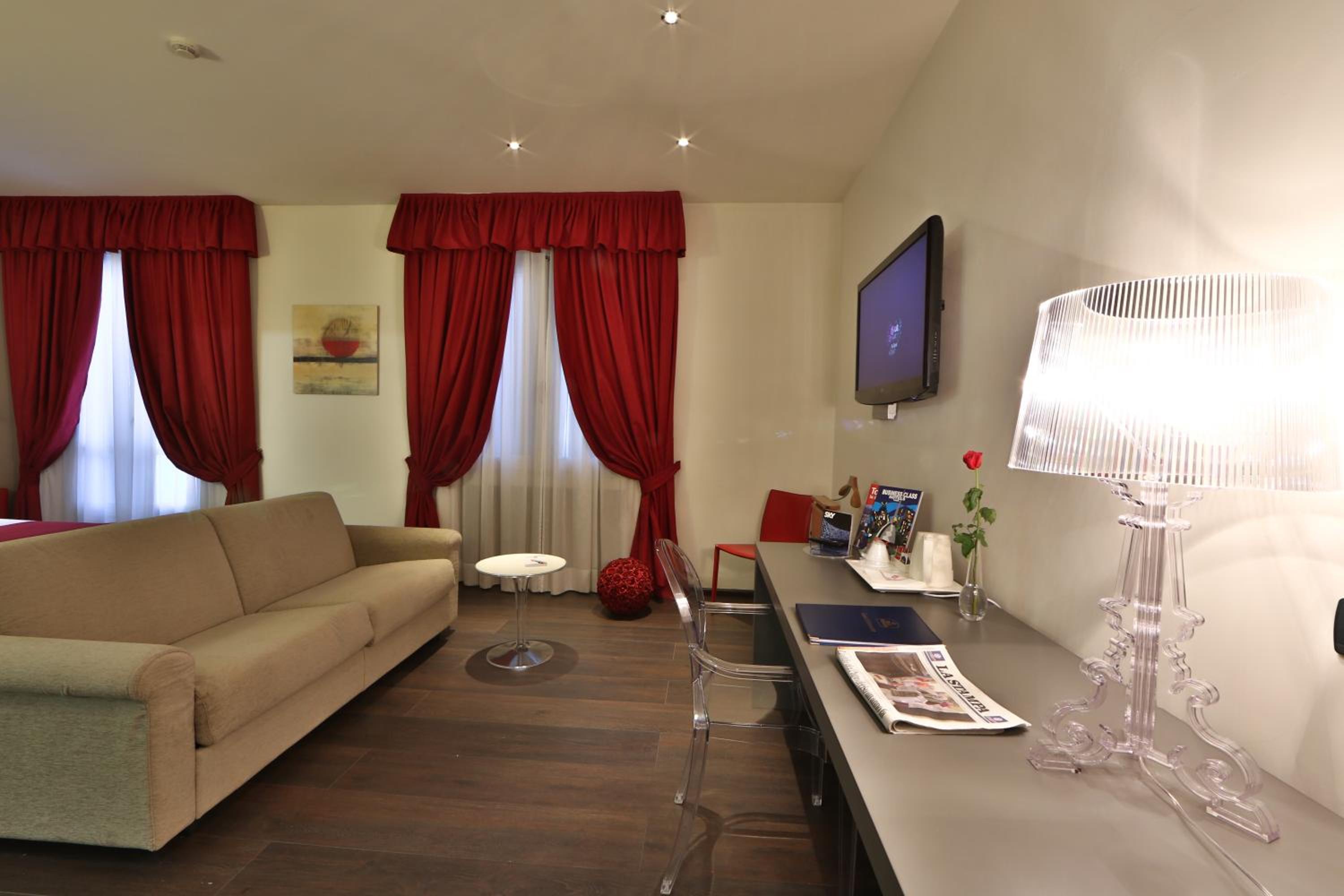 Superior Queen Room - Photo 12