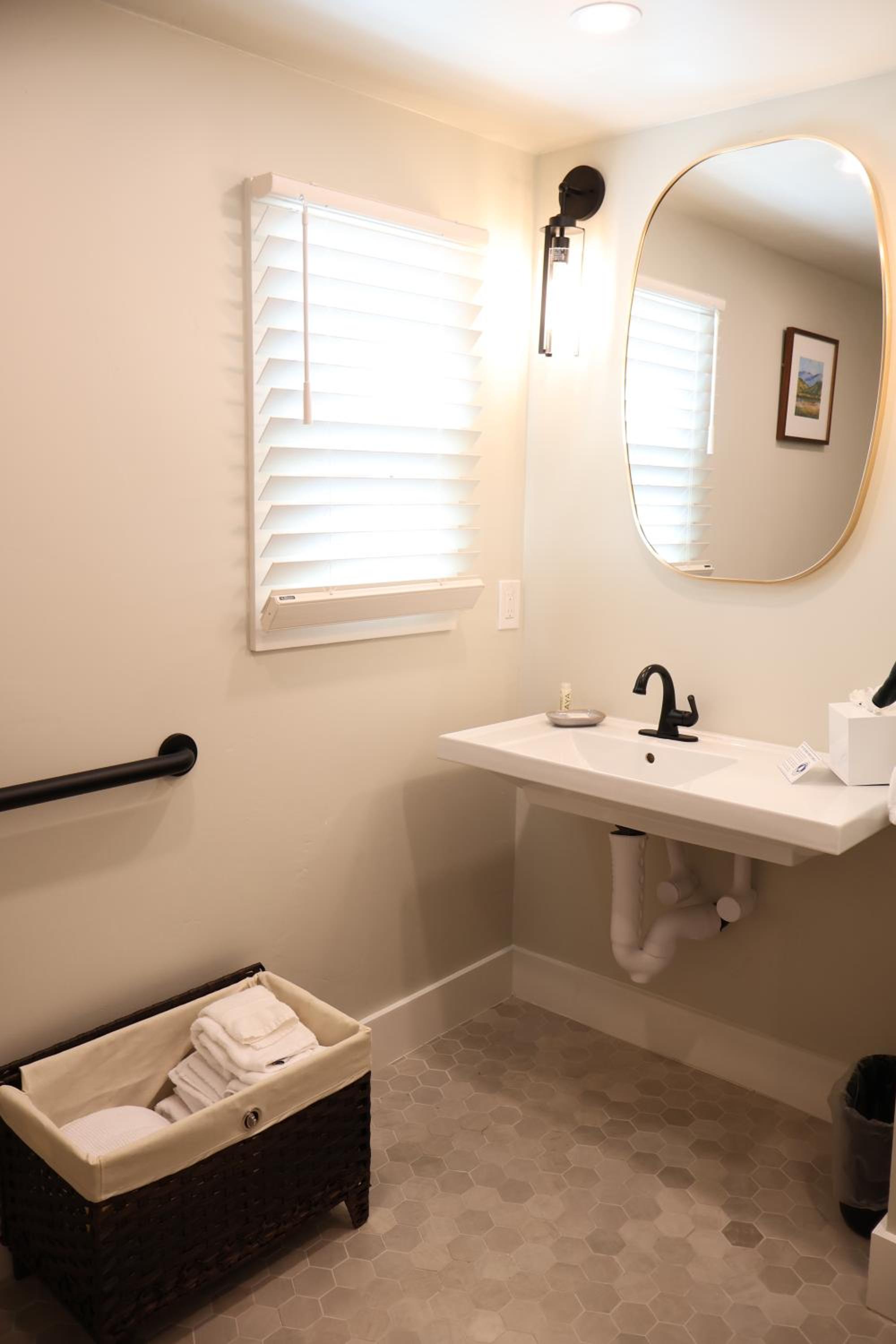 Queen Room - Disability Access
