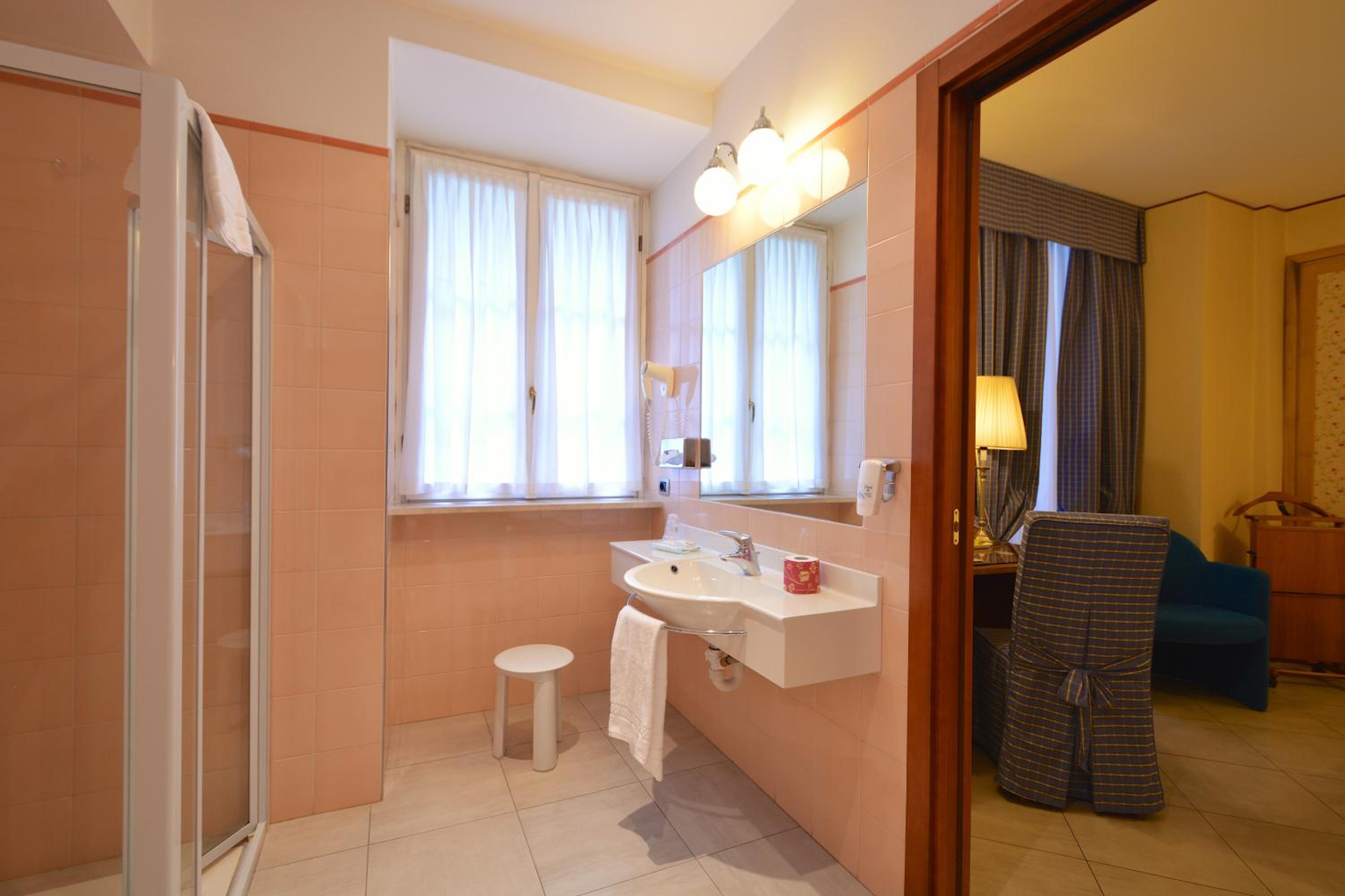 Standard Single Room - Photo 3