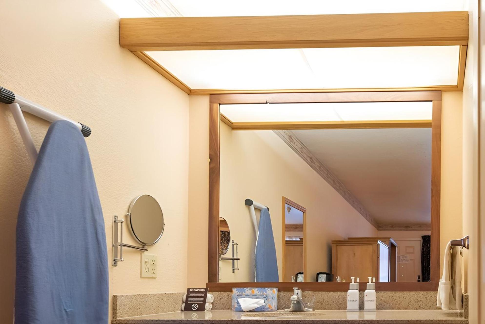 Queen Room - Disability Access - Photo 2