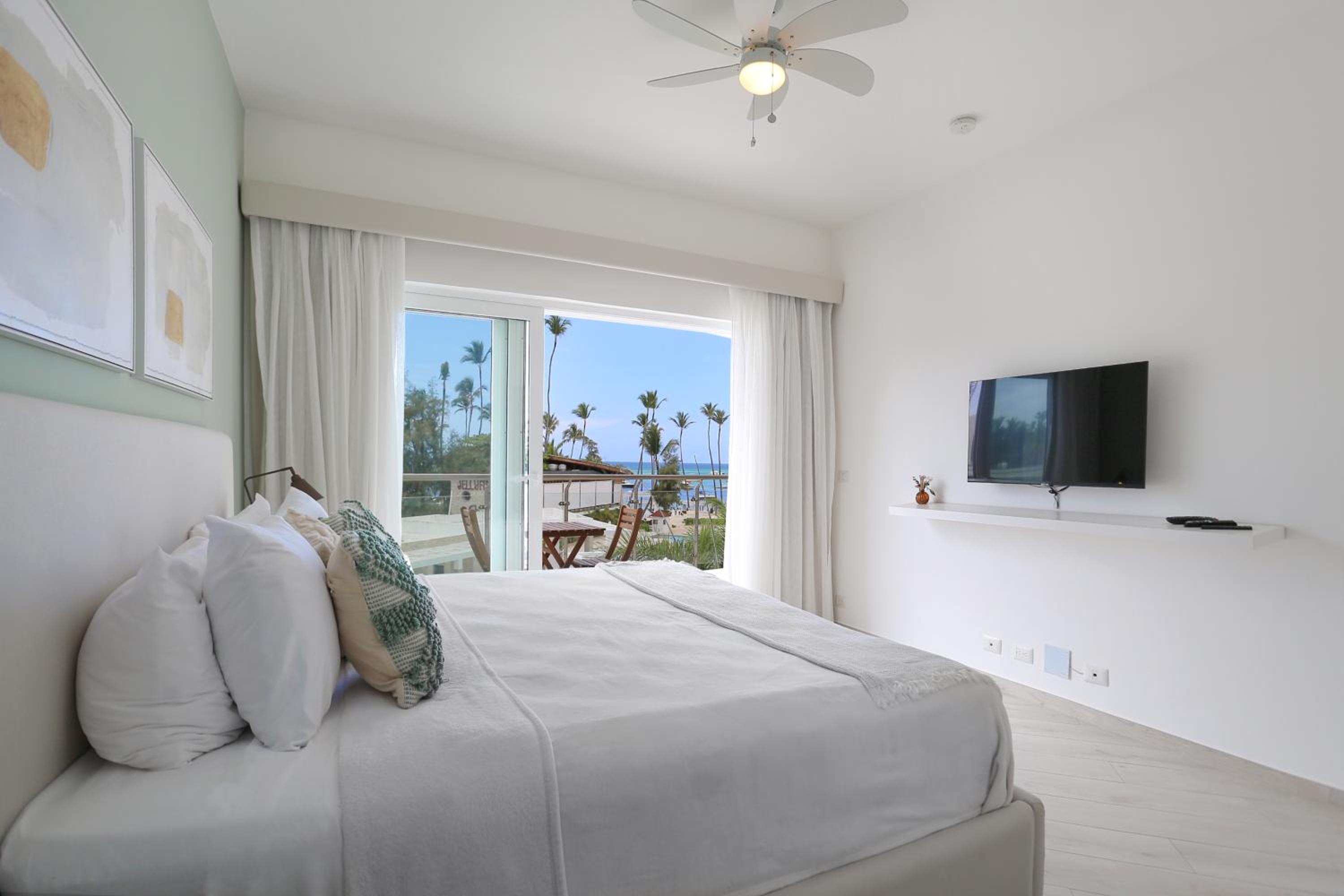 Three-Bedroom Apartment with Sea View