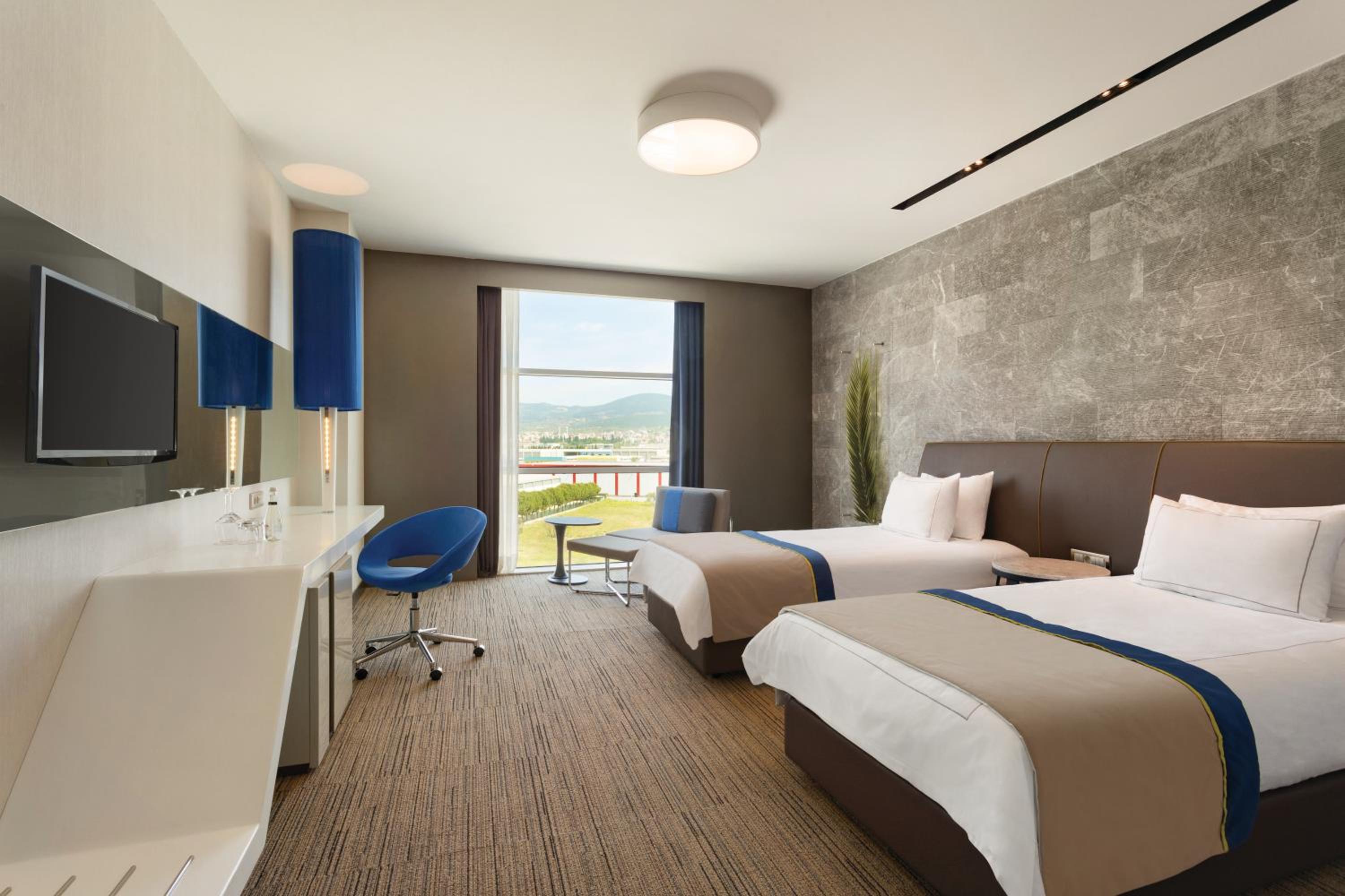 Twin Room - Non-Smoking photo 2
