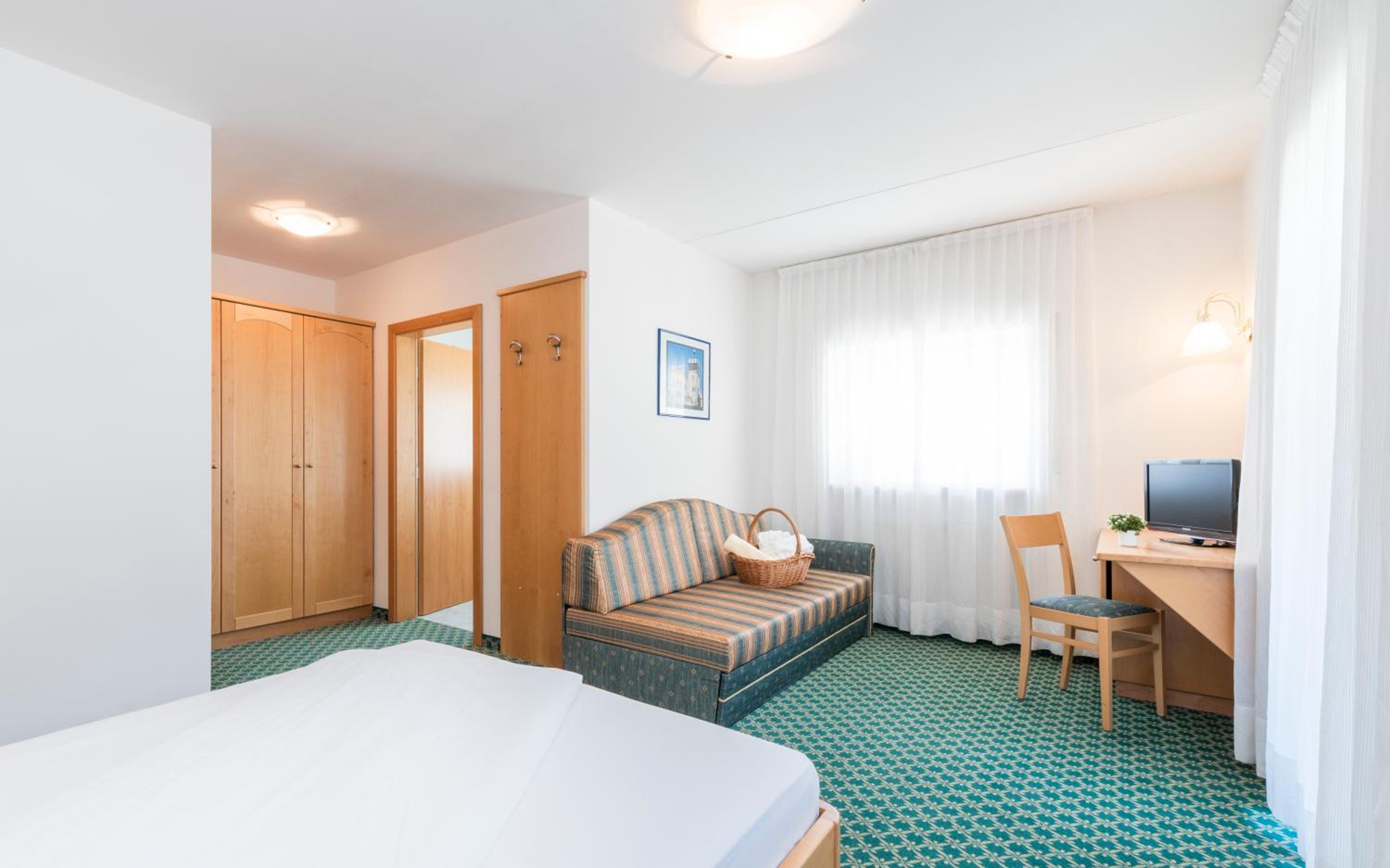 Double Room with Balcony - Photo 1