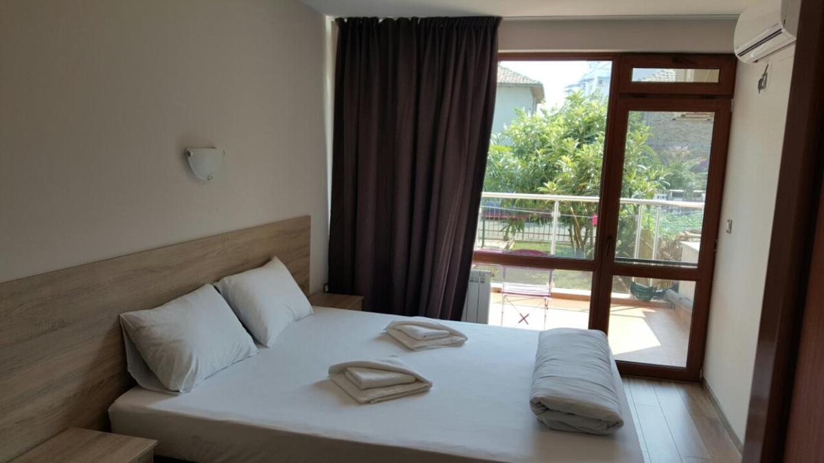 Double or Twin Room with Balcony photo 3