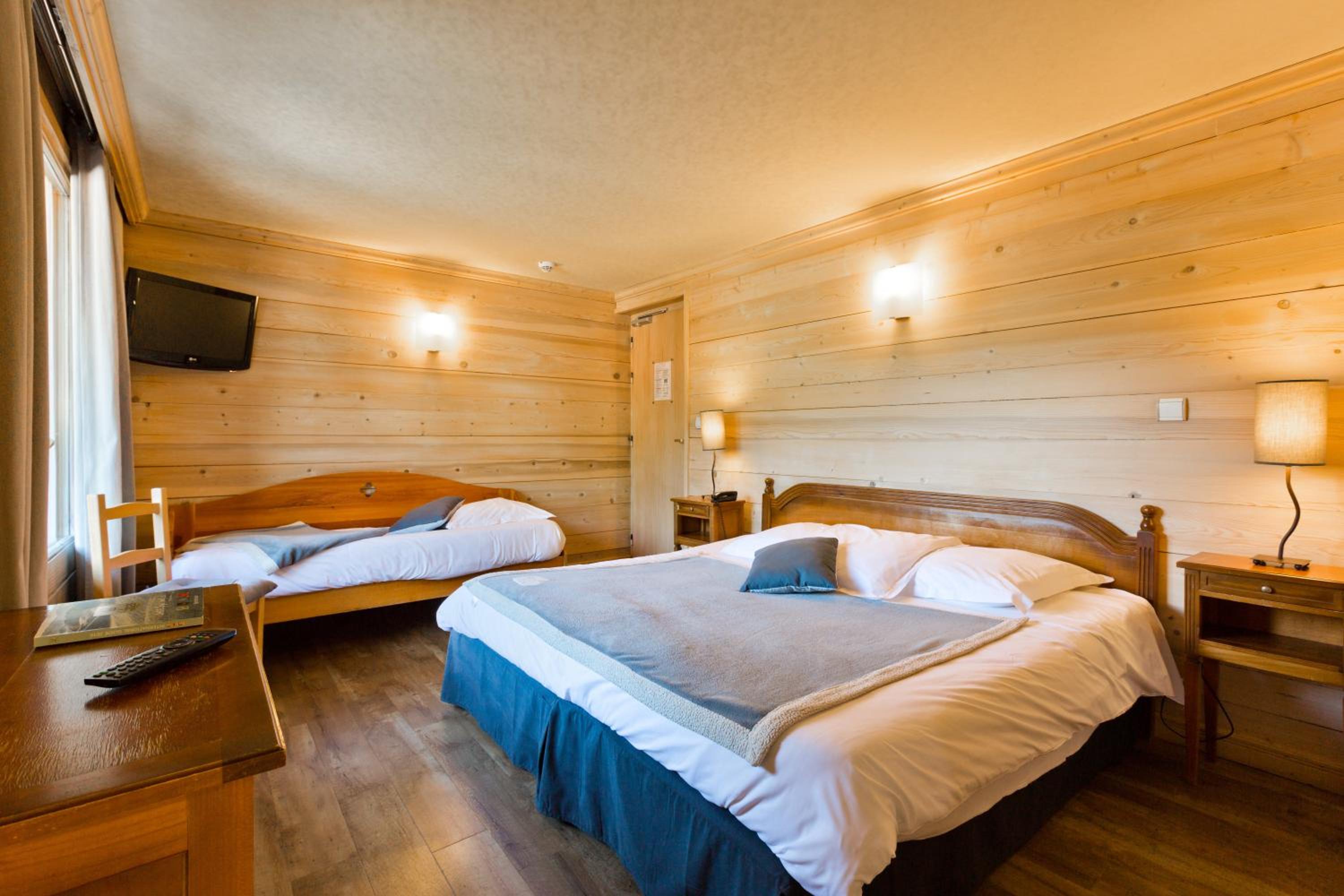 Superior Triple Room photo 3