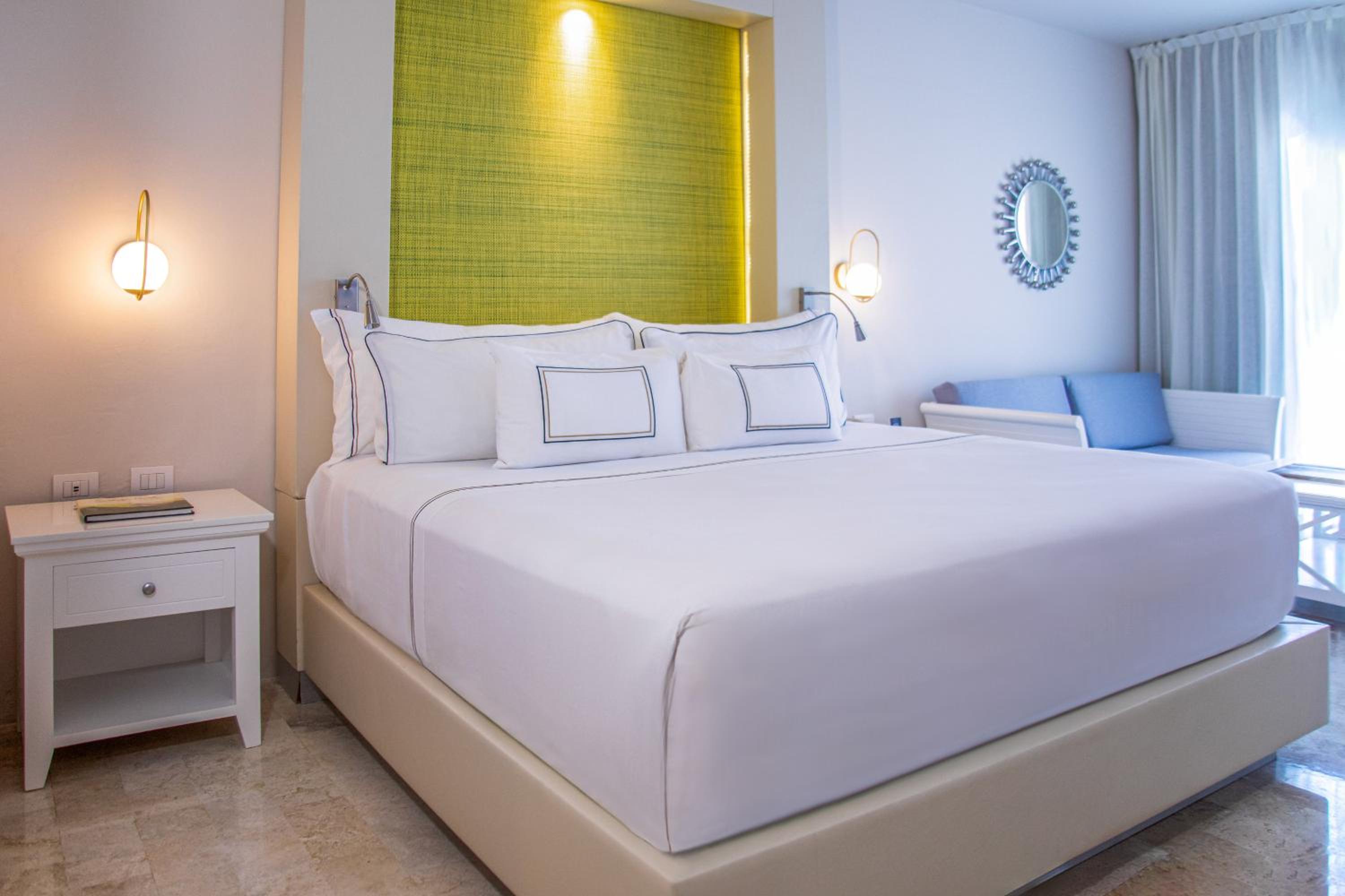 Deluxe Room Ocean View - Photo 3