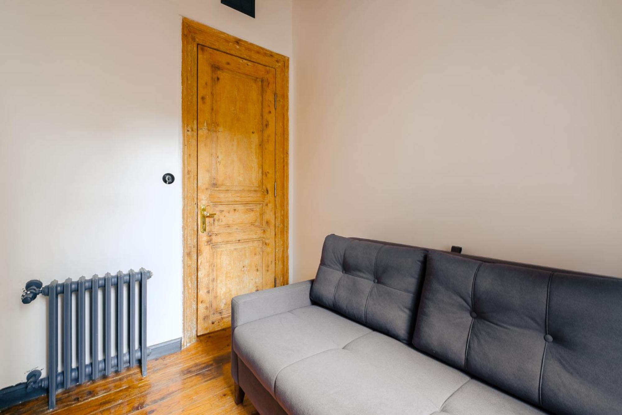 Apartment photo 2