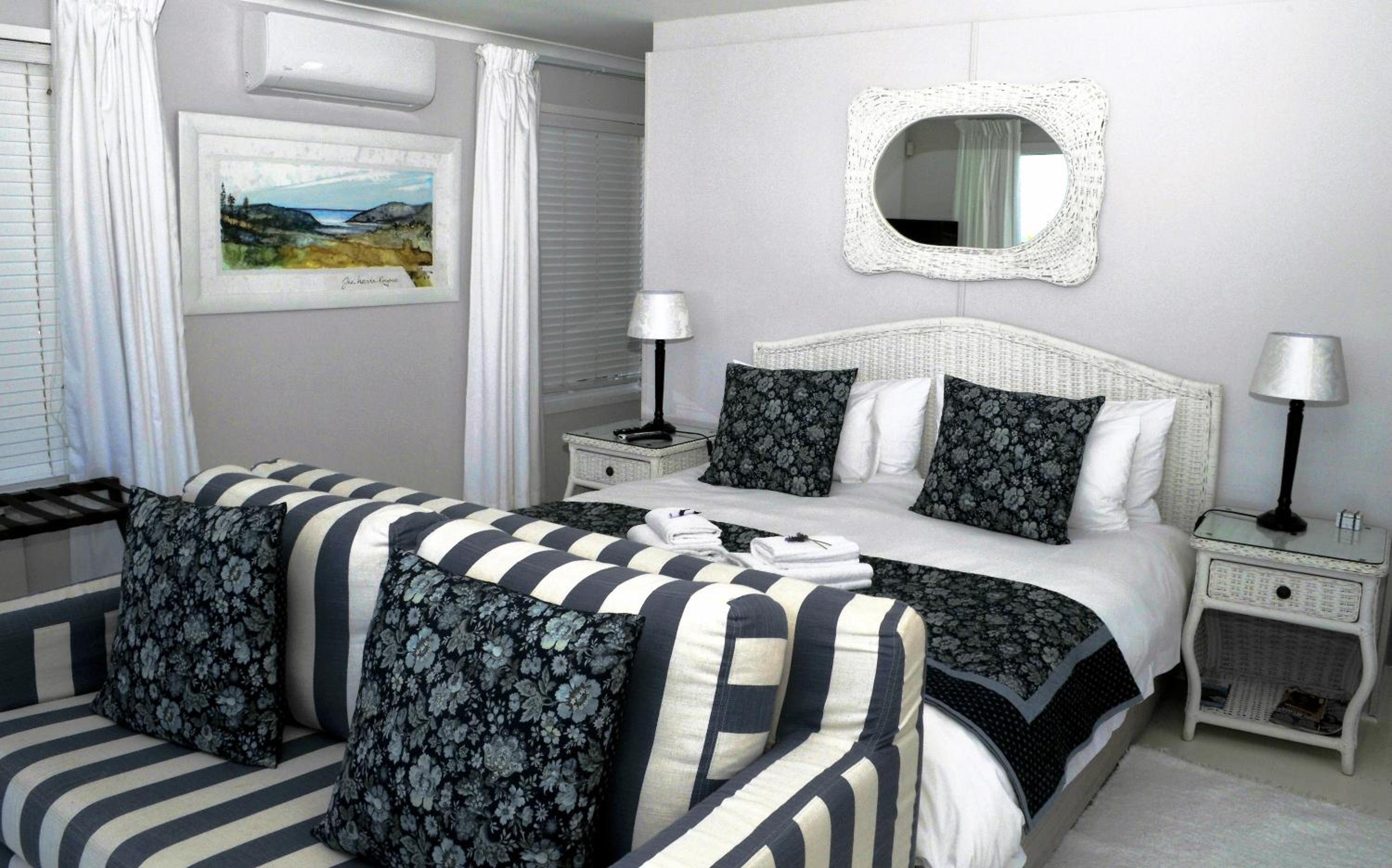 Honeymoon Suite with Sea View - Photo 3