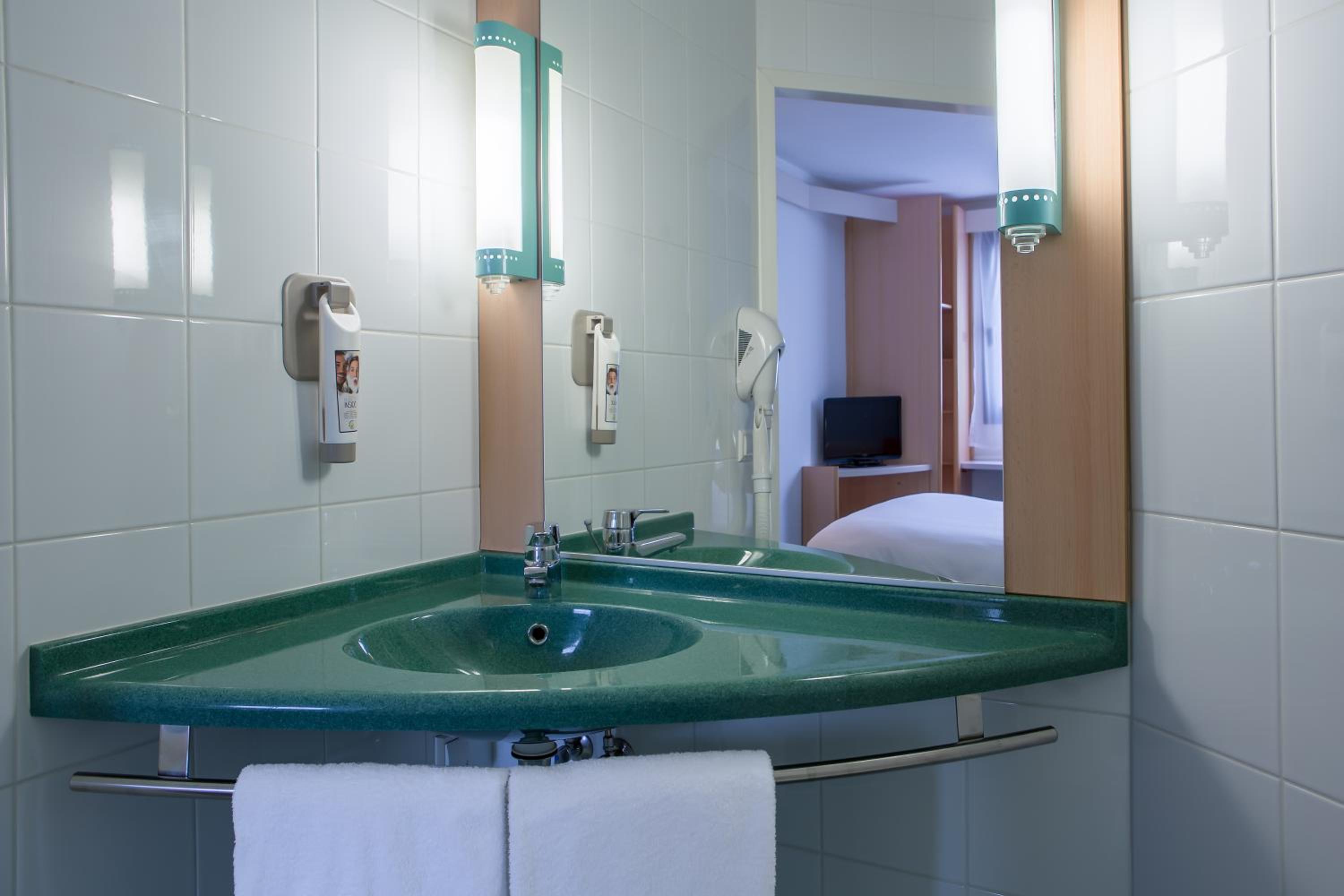 Twin Â Room - Photo 4