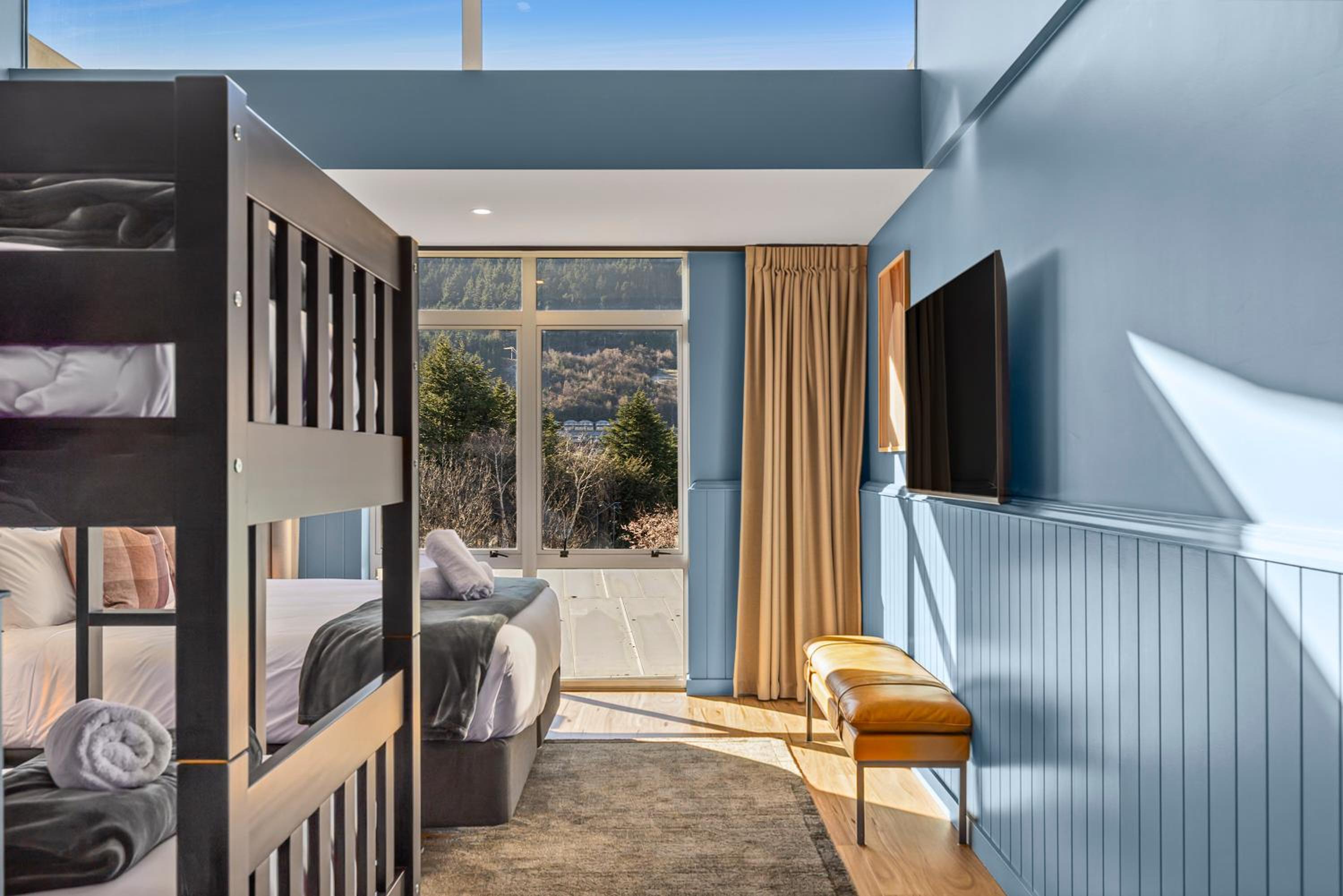 Superior Mountain View Studio - Sleeps 4 photo 3