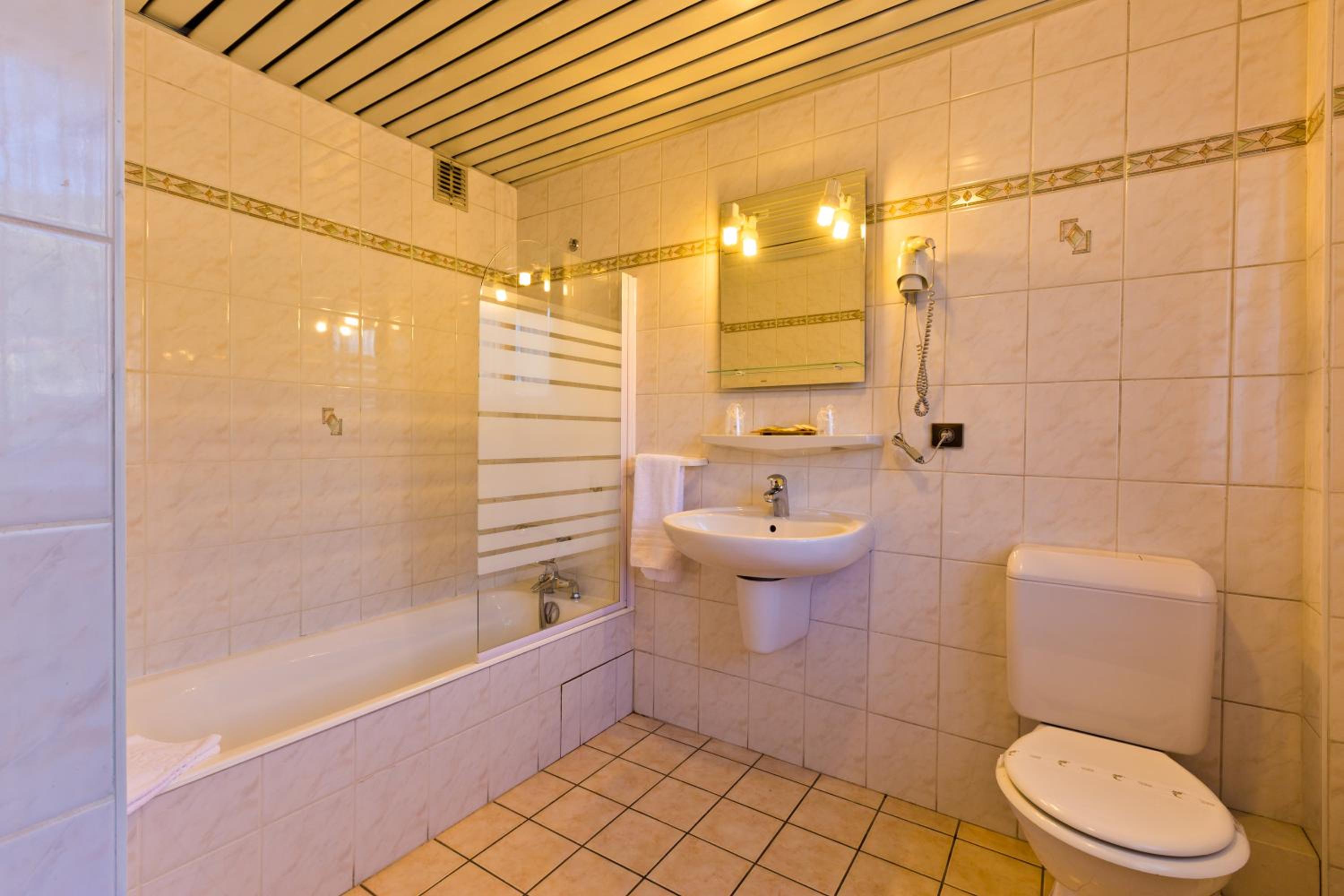 Superior Triple Room photo 2