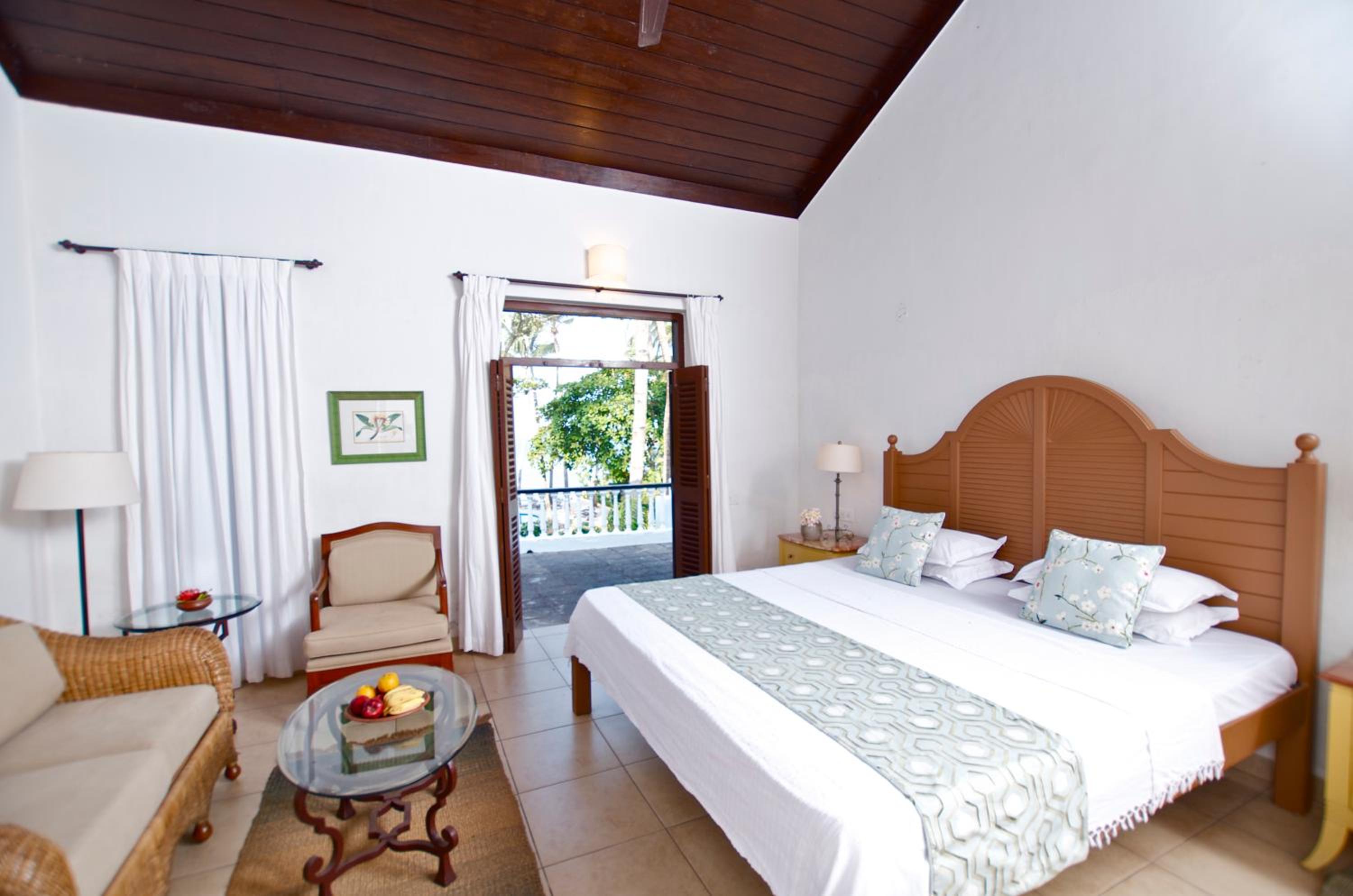 Suite Room with Balcony (Happy Hours with 1+1 offer on Alcoholic Beverages, Soft Beverages and Complimentary Pint of Beer on arrival)