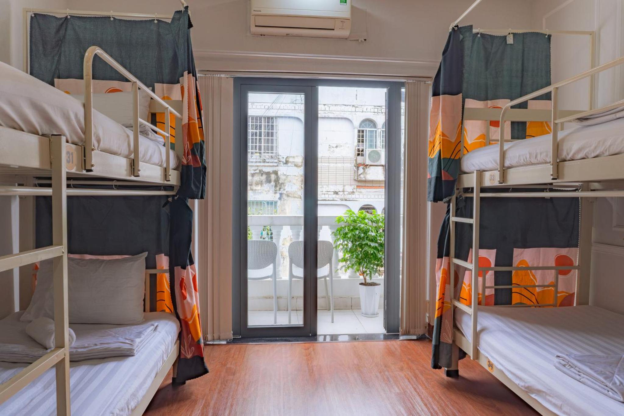 Single Bed in Mixed Dormitory Room photo 1