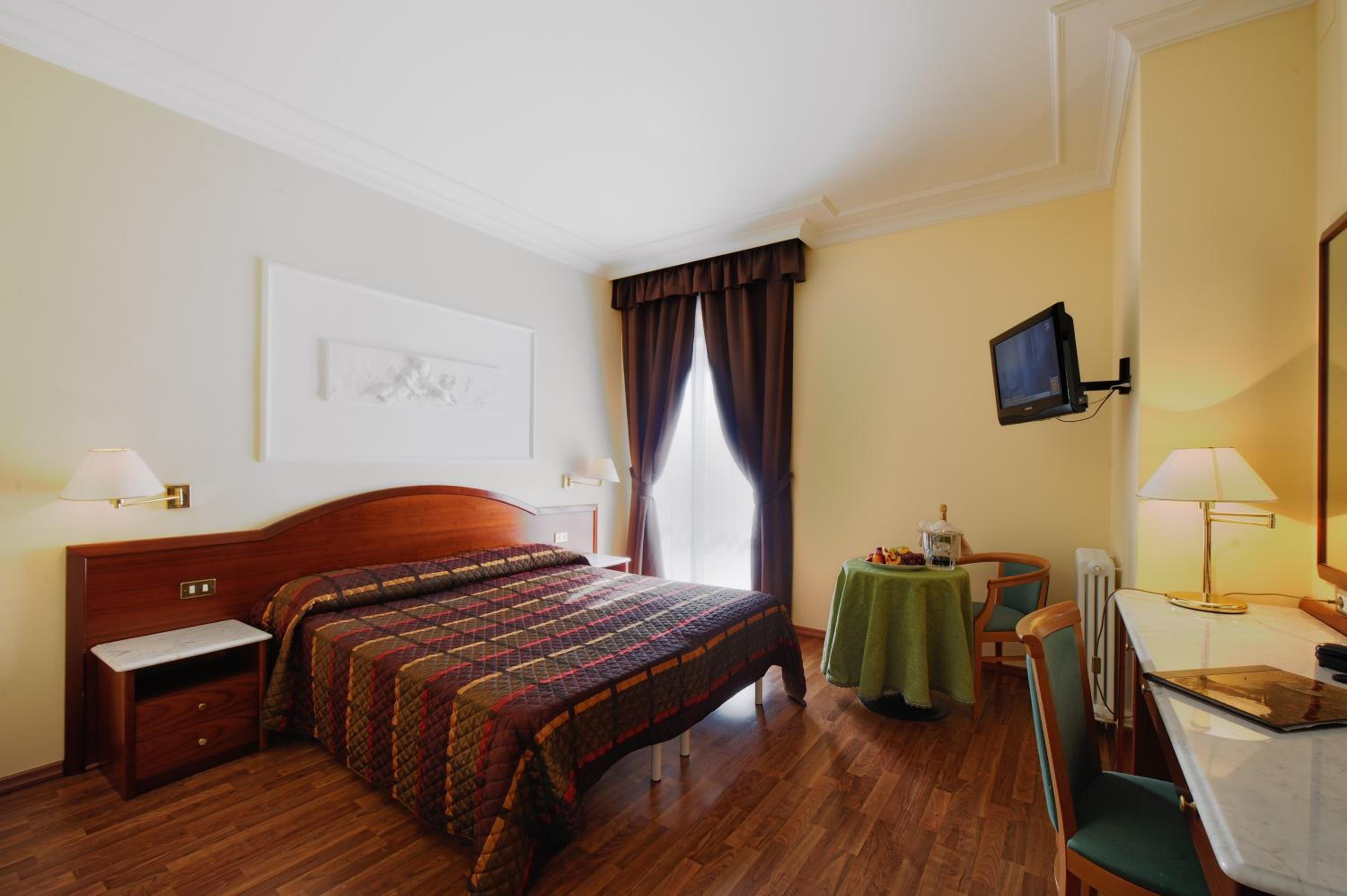 Double Room - Photo 2