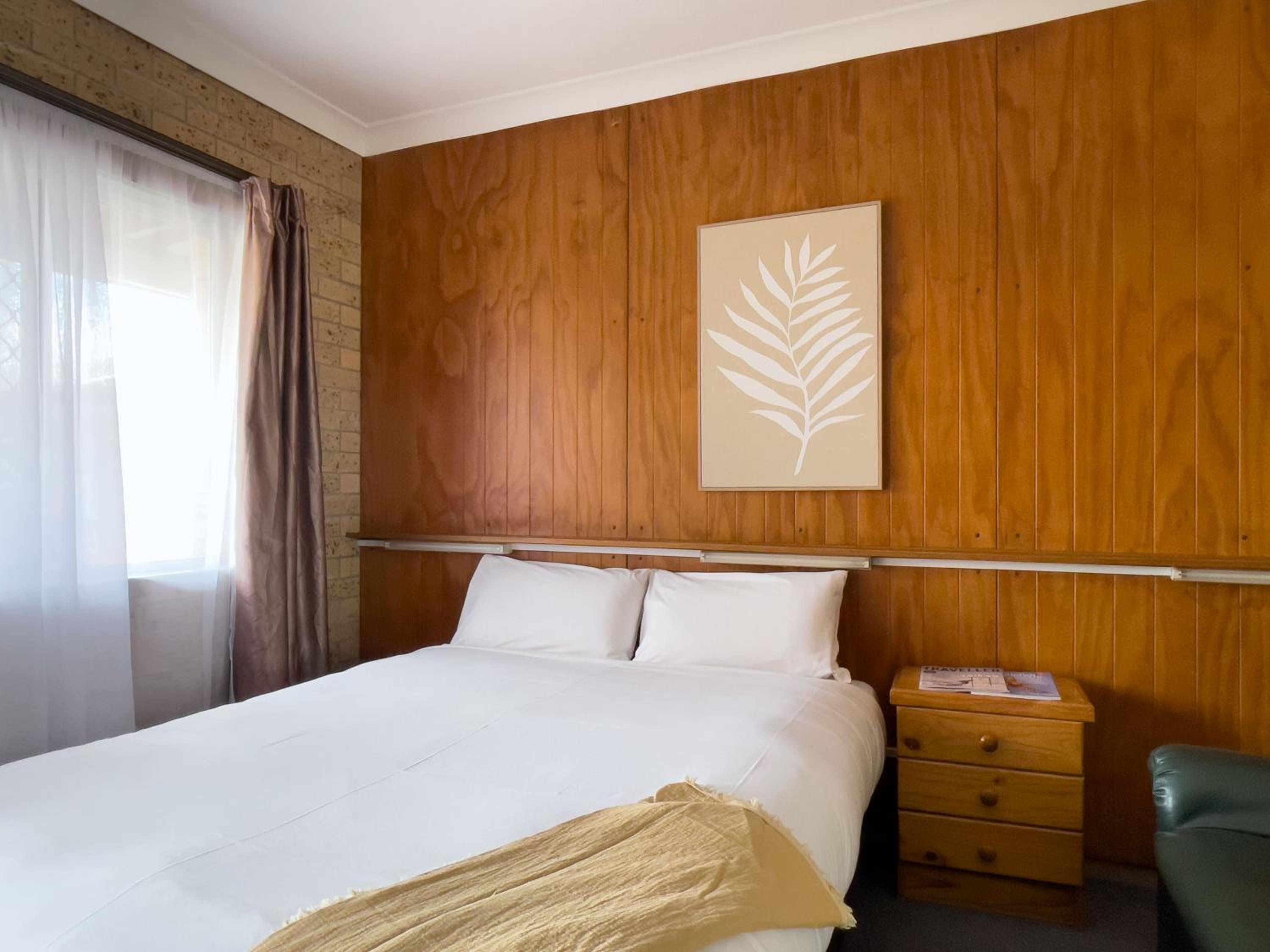 Budget Queen Room
