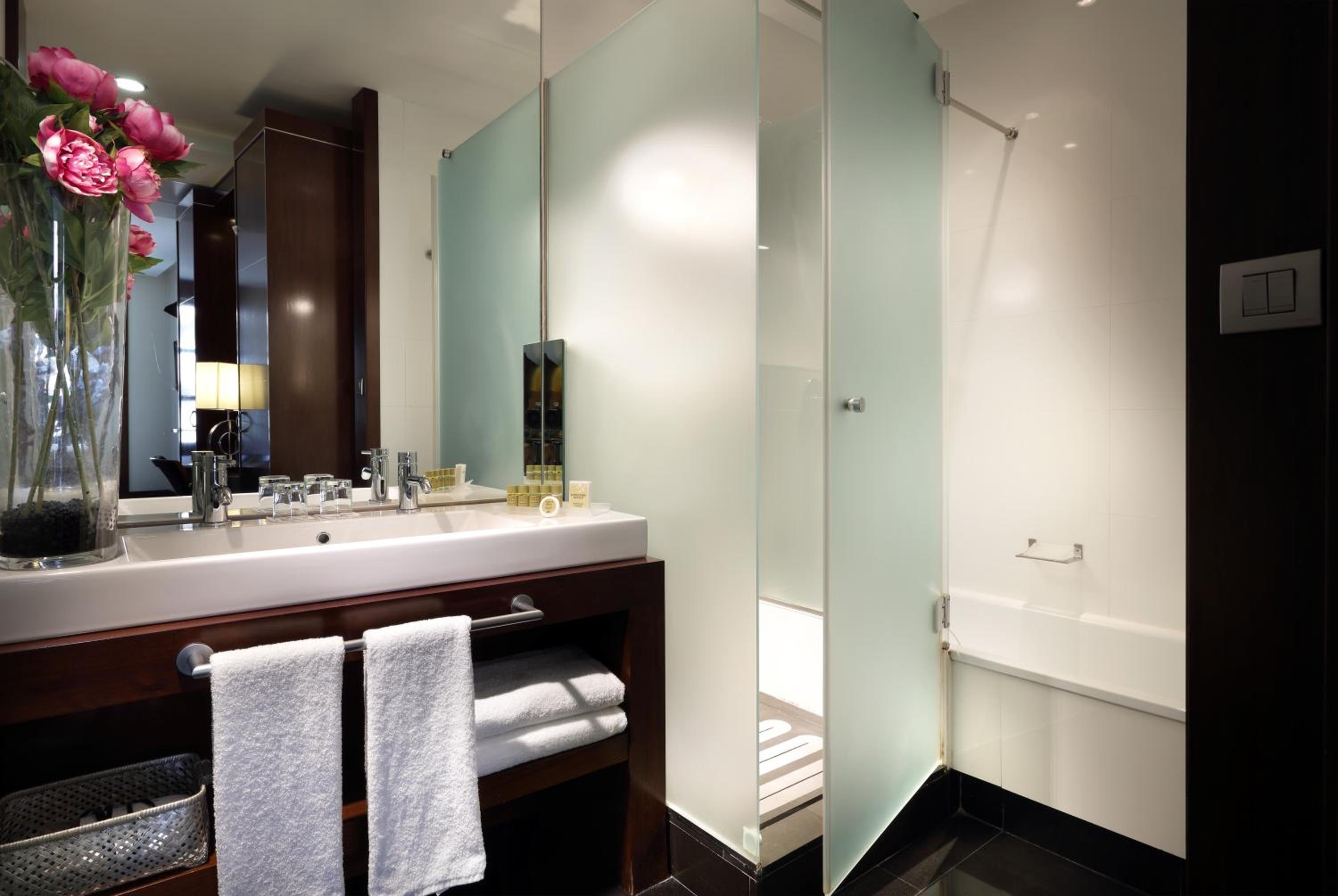 Double or Twin Room - Photo 4