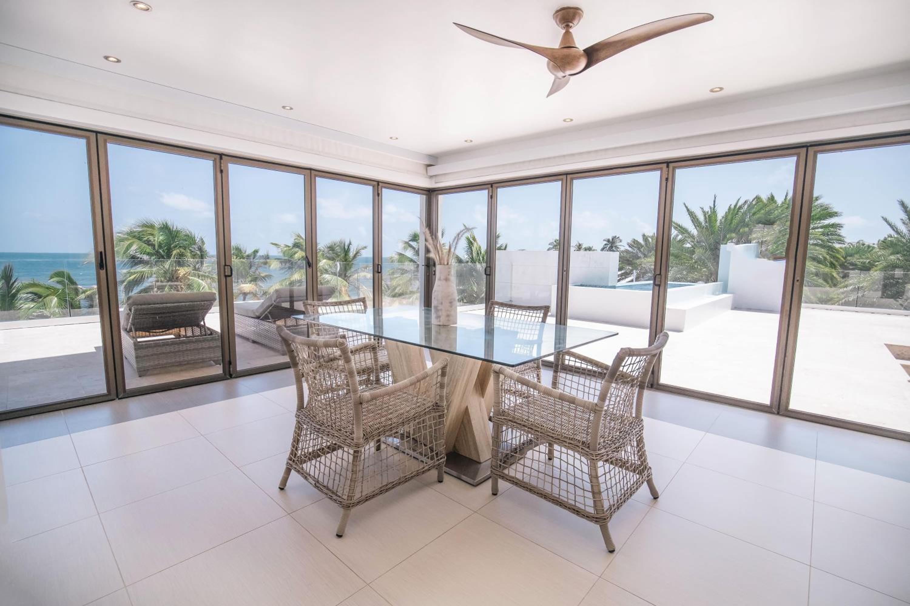 4-Bedroom Oceanfront Penthouse, 2 King Beds, 2 Double Beds, 2 Twin Beds, NSMK