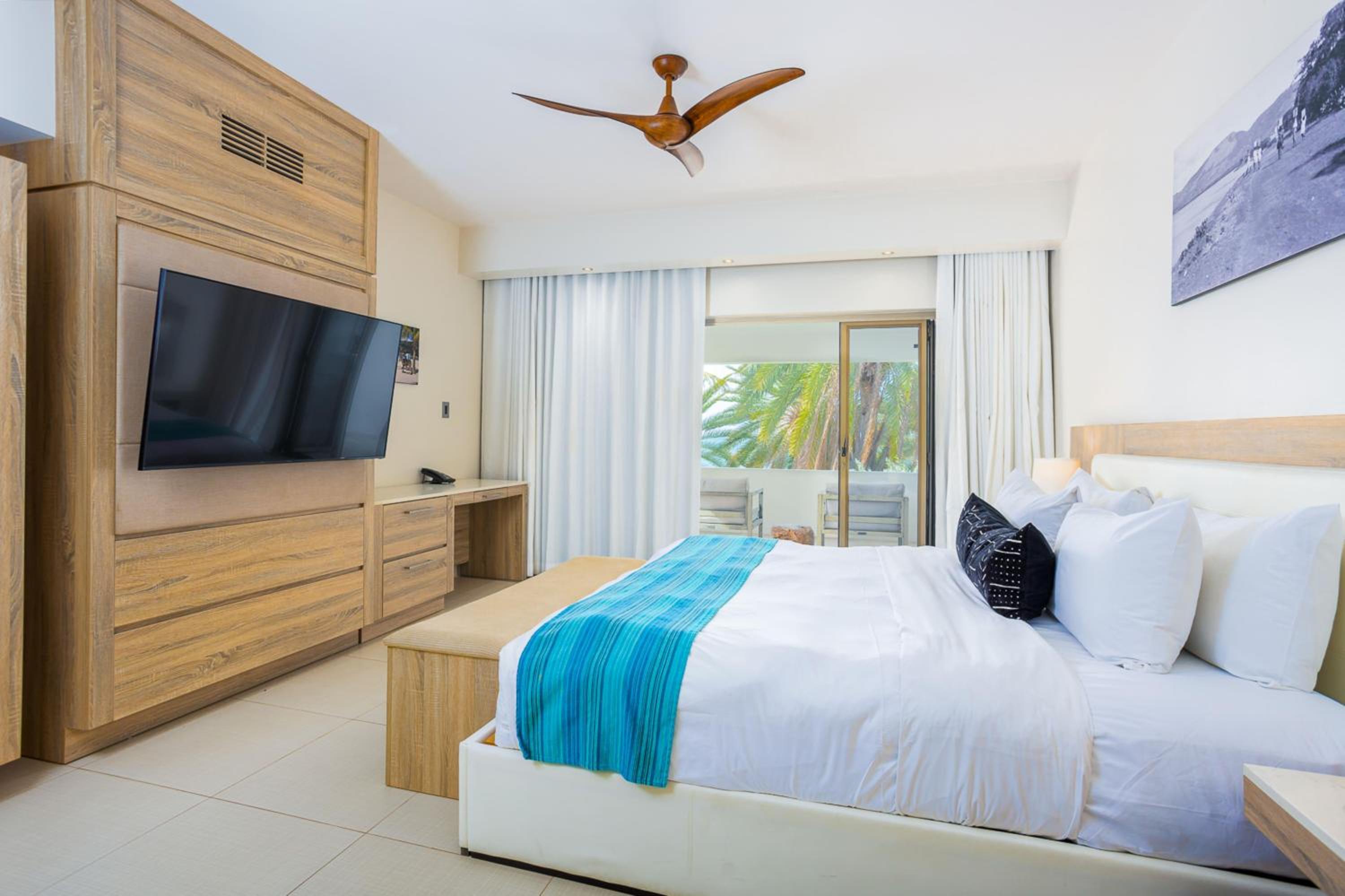 3-Bedroom Oceanfront Suite, 2 King Beds, 2 Twin Beds, Non-Smoking, photo 6