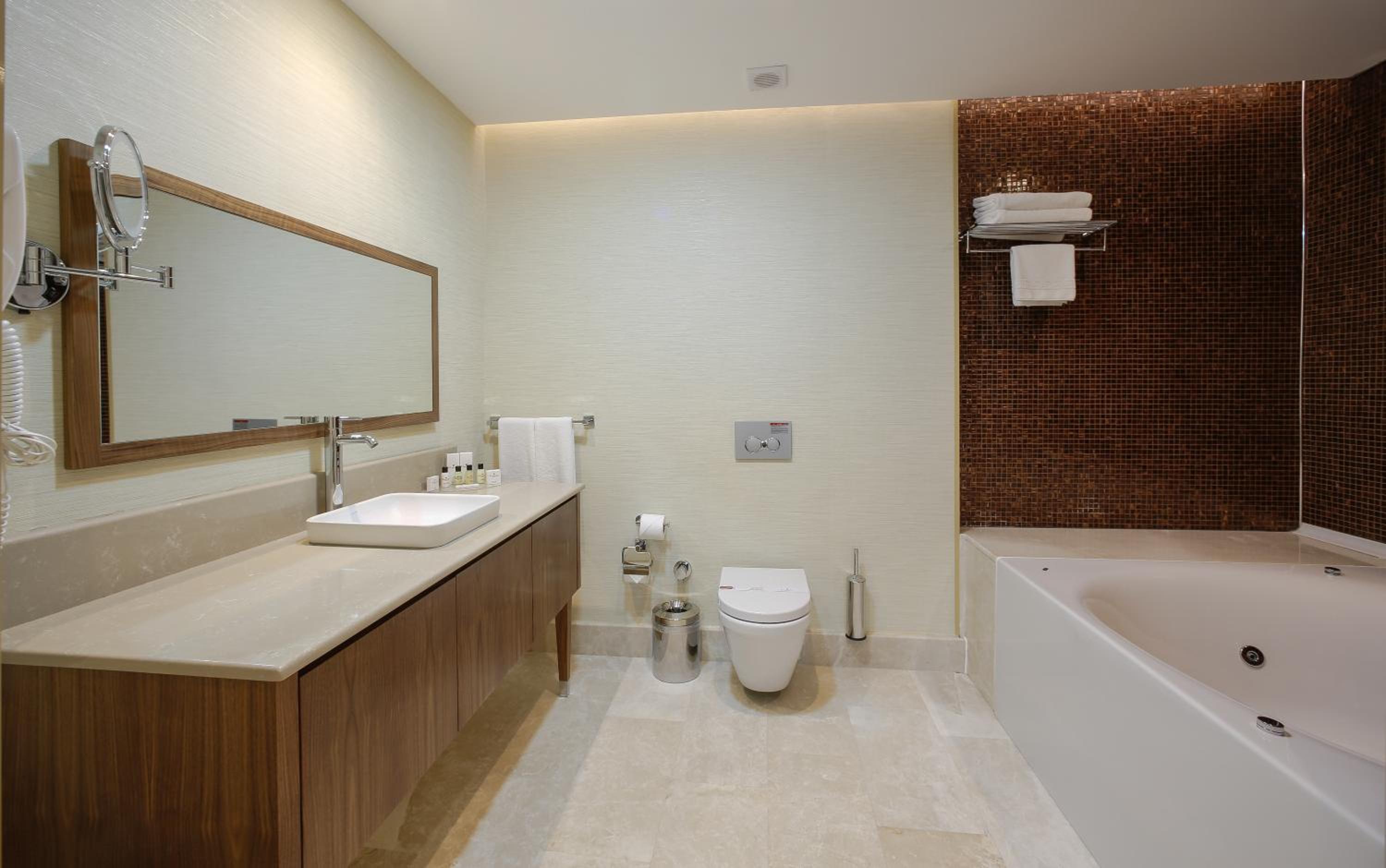 1 Double Bed Suite