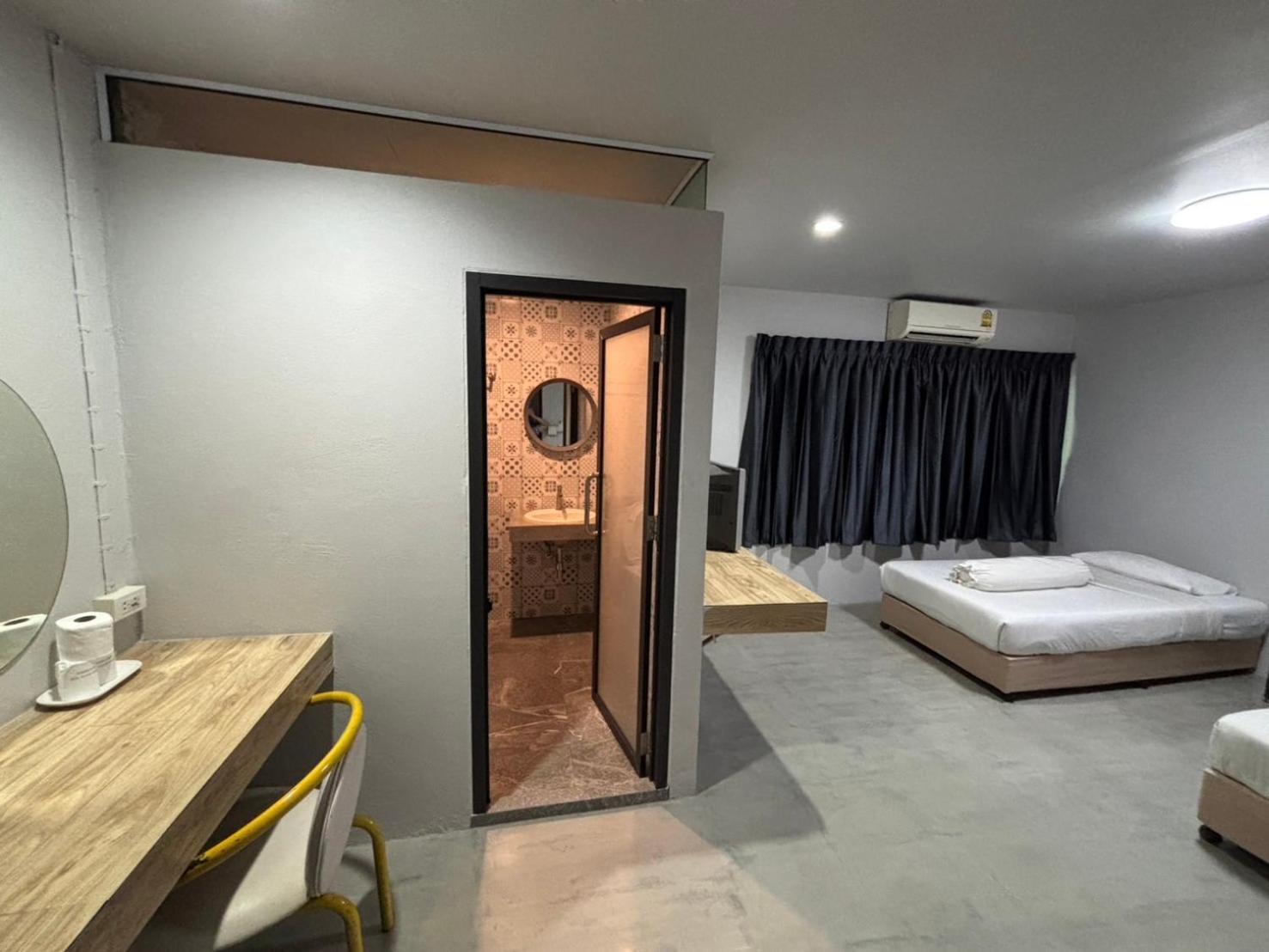 Standard Twin Room photo 3