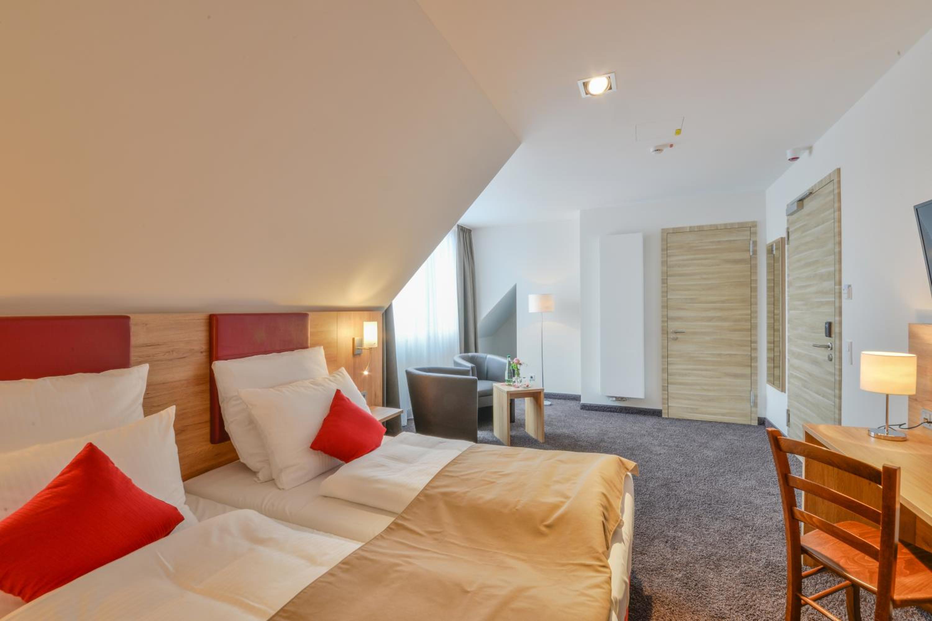 Deluxe Double Room - Photo 4