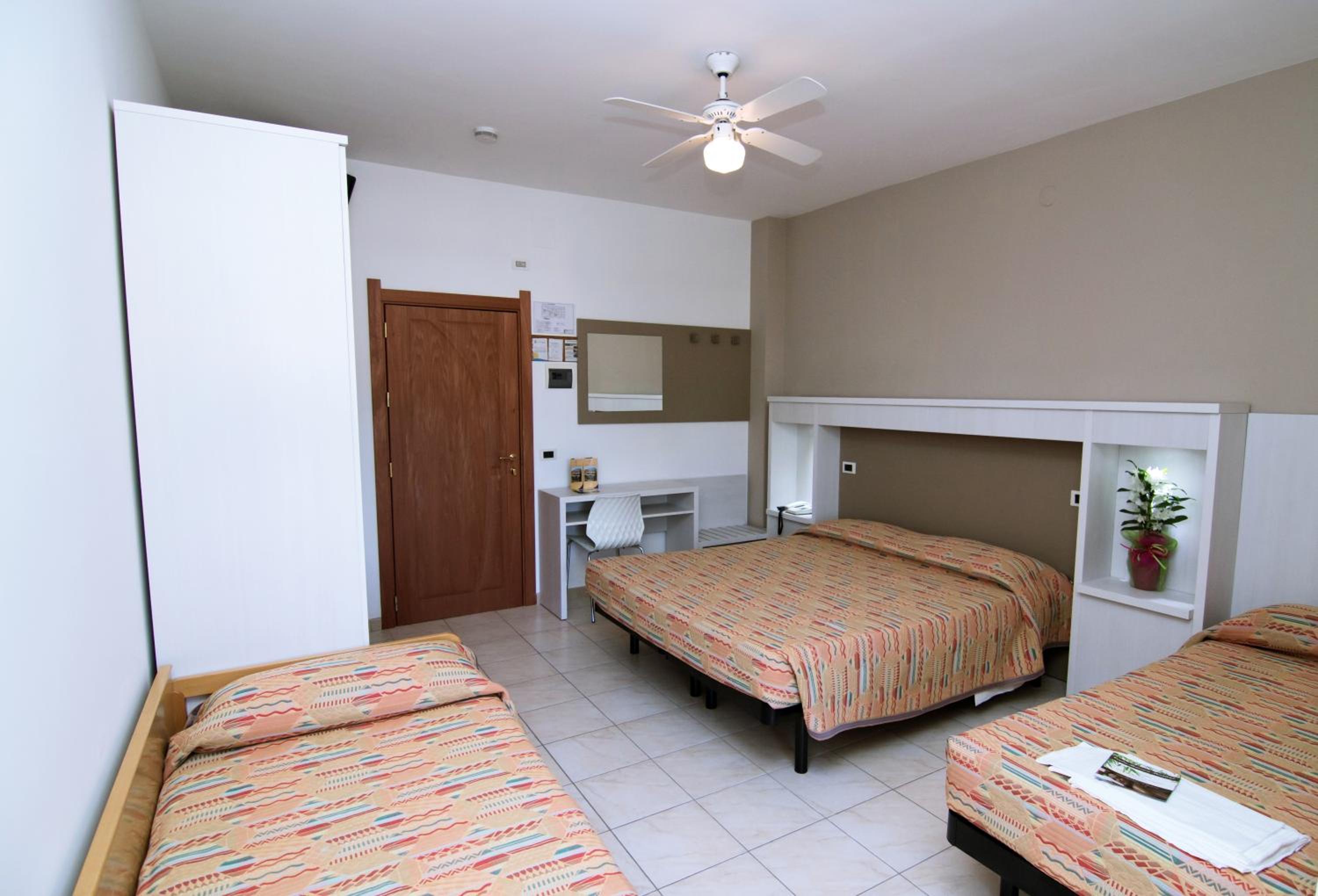 Triple Room - Photo 2