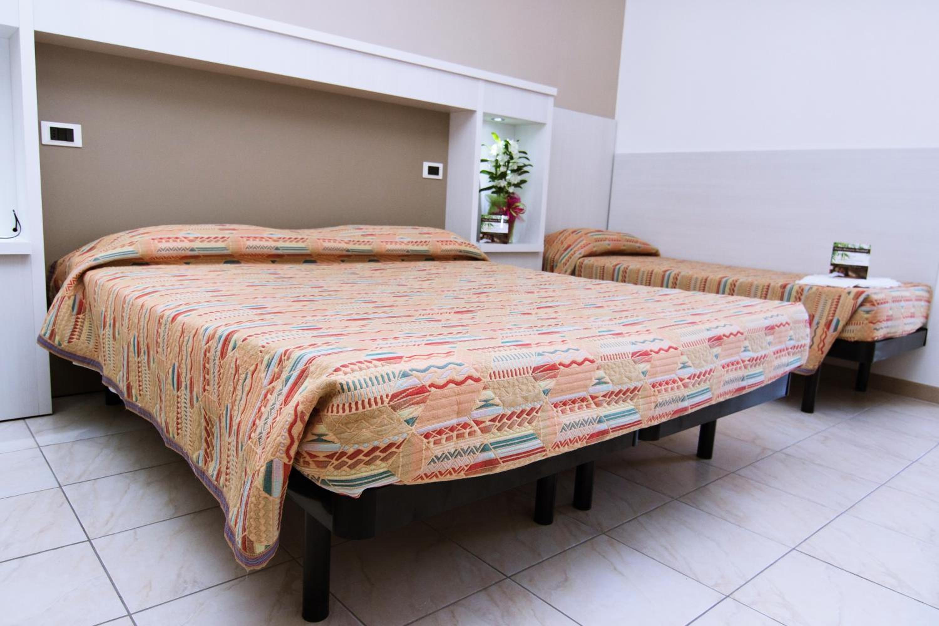 Quadruple Room - Photo 2